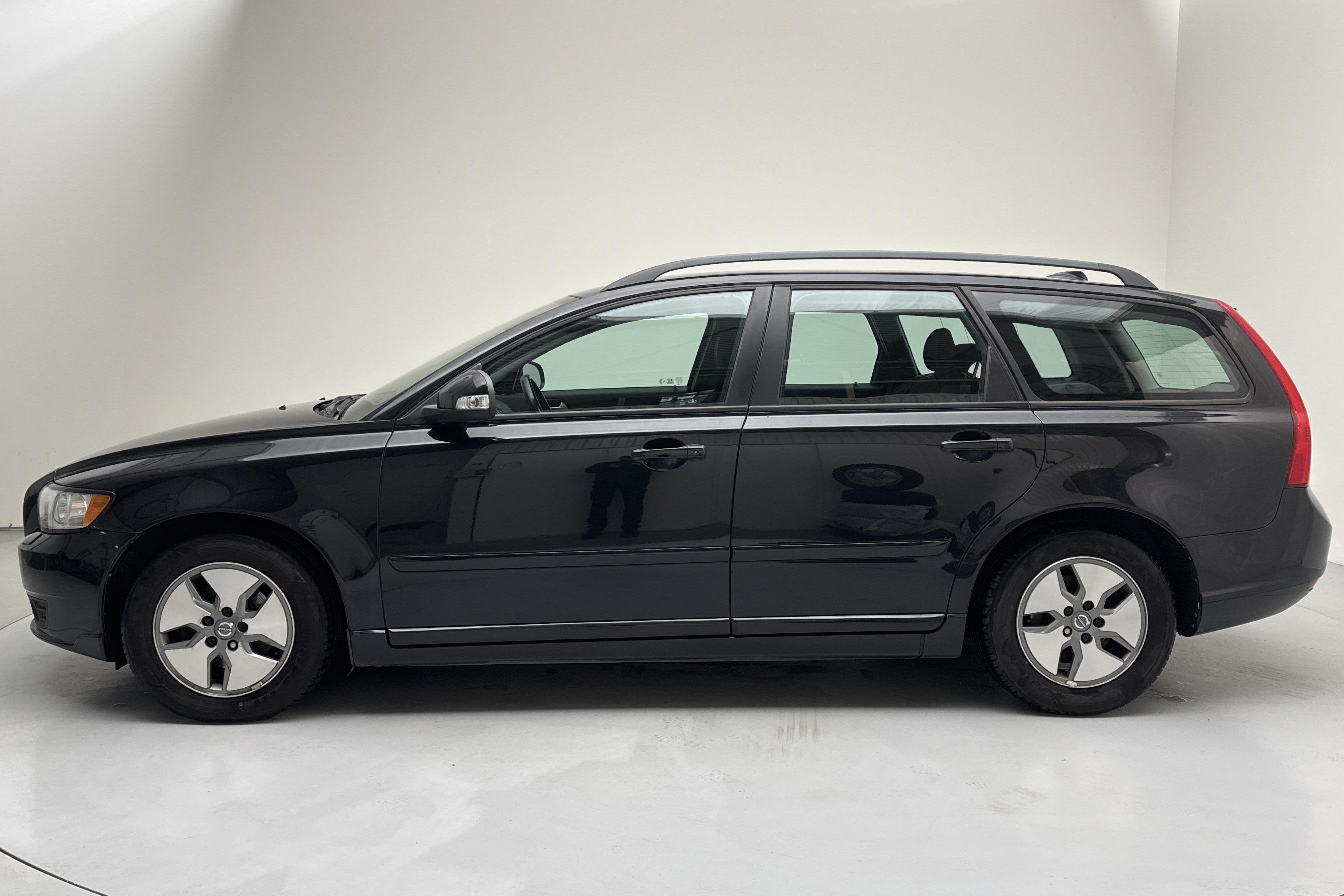 Volvo V50 D2 (115hk) - 18 134 mil - Manuell - svart - 2011