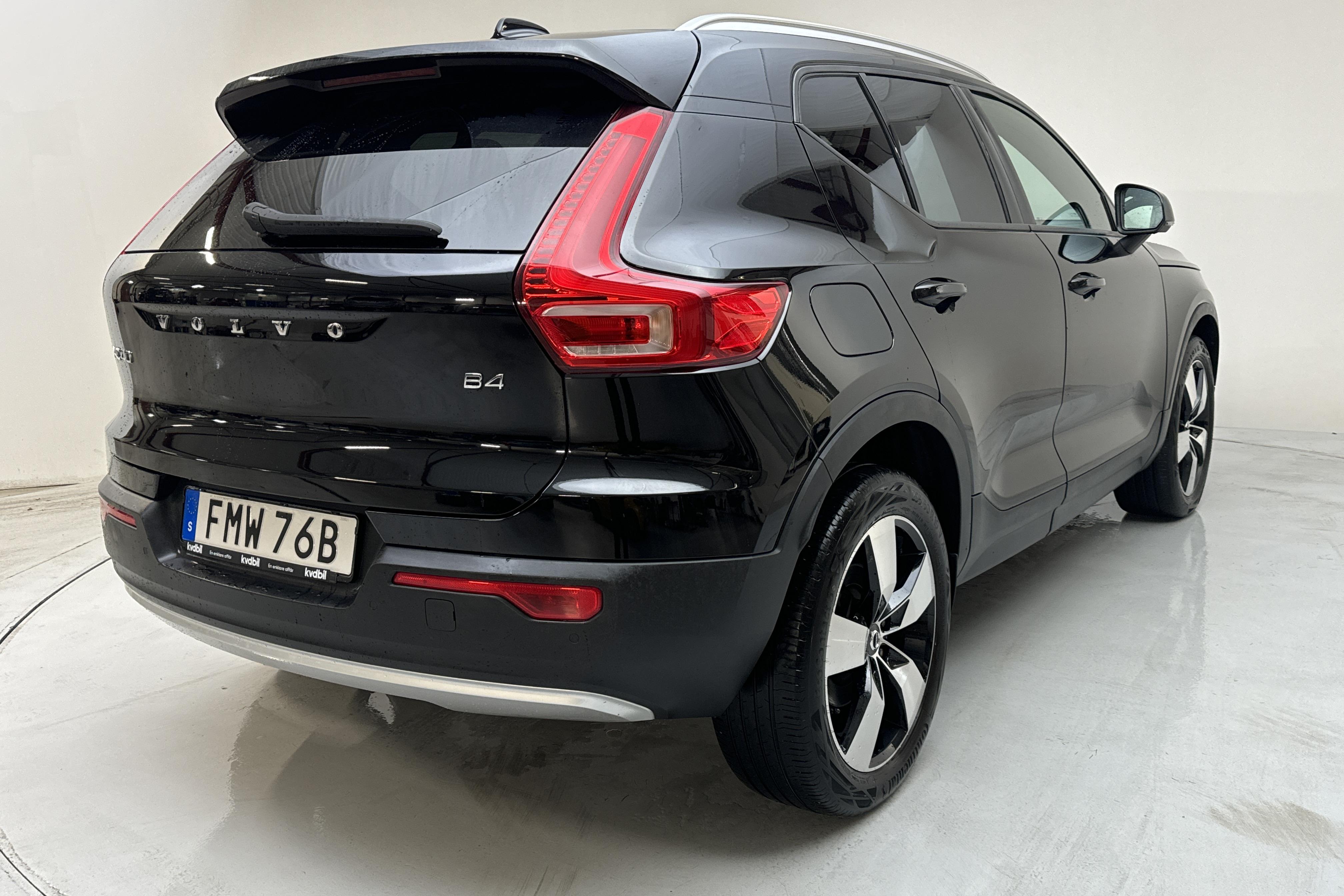 Volvo XC40 B4 2WD (197hk) - 72 620 km - Automatic - black - 2021