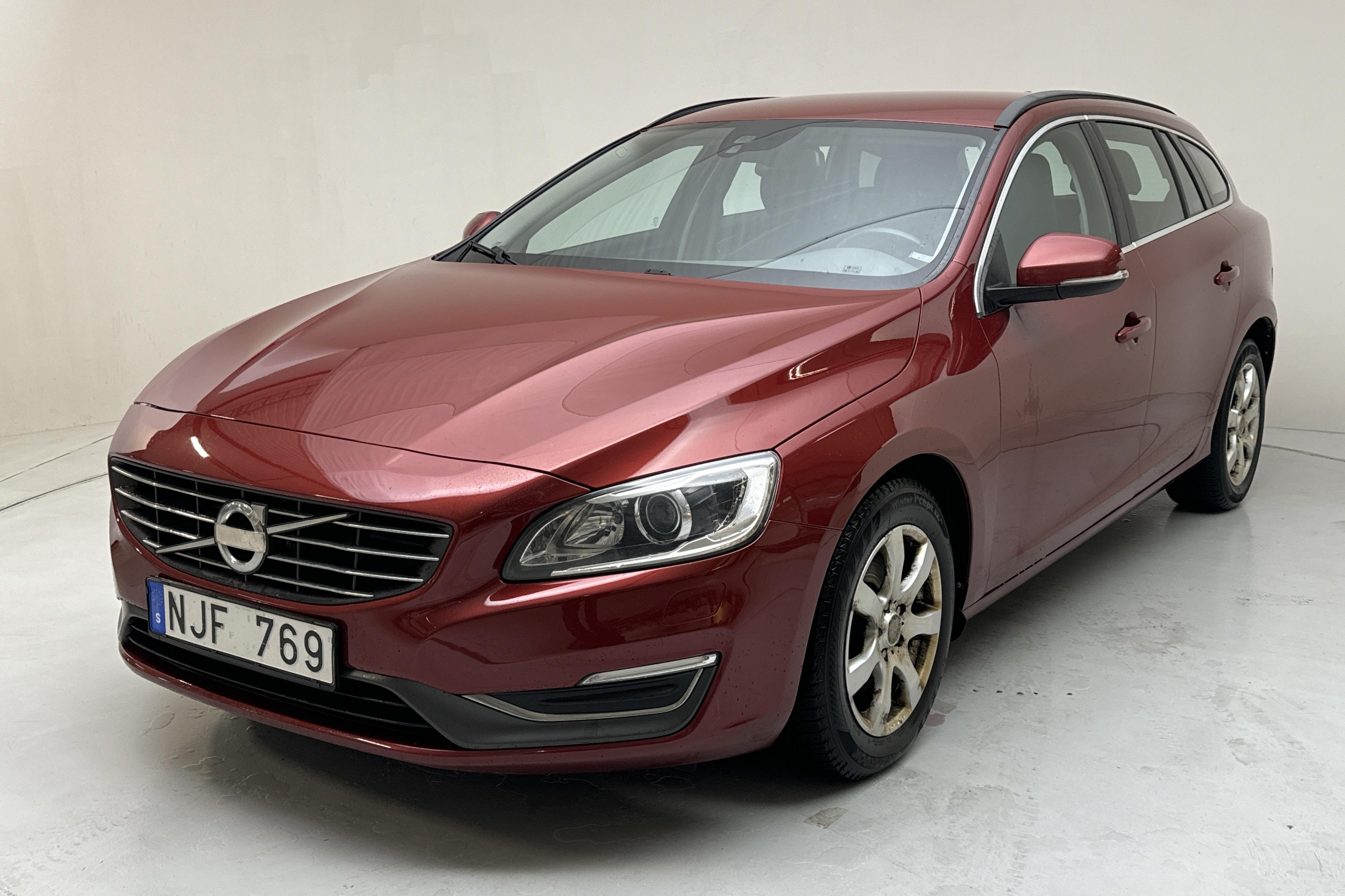 Volvo V60 D3 (136hk) - 18 385 mil - Automat - röd - 2014