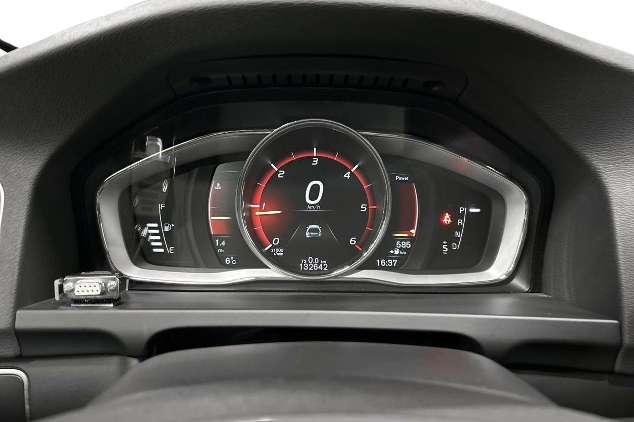 Volvo V60 D3 Cross Country (150hk) - 132 640 km - Automaattinen - valkoinen - 2018