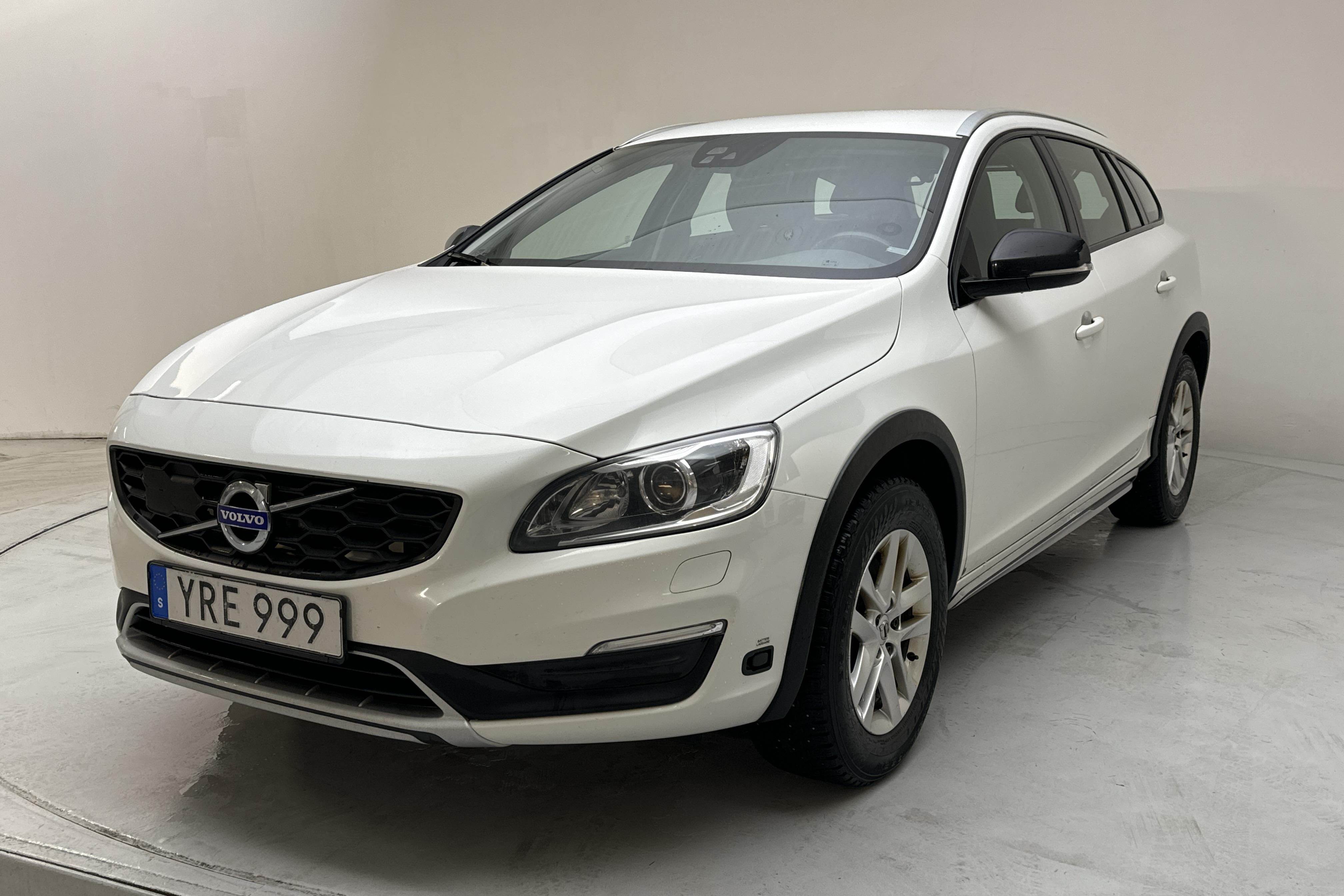 Volvo V60 D3 Cross Country (150hk) - 214 830 km - Automaattinen - valkoinen - 2018