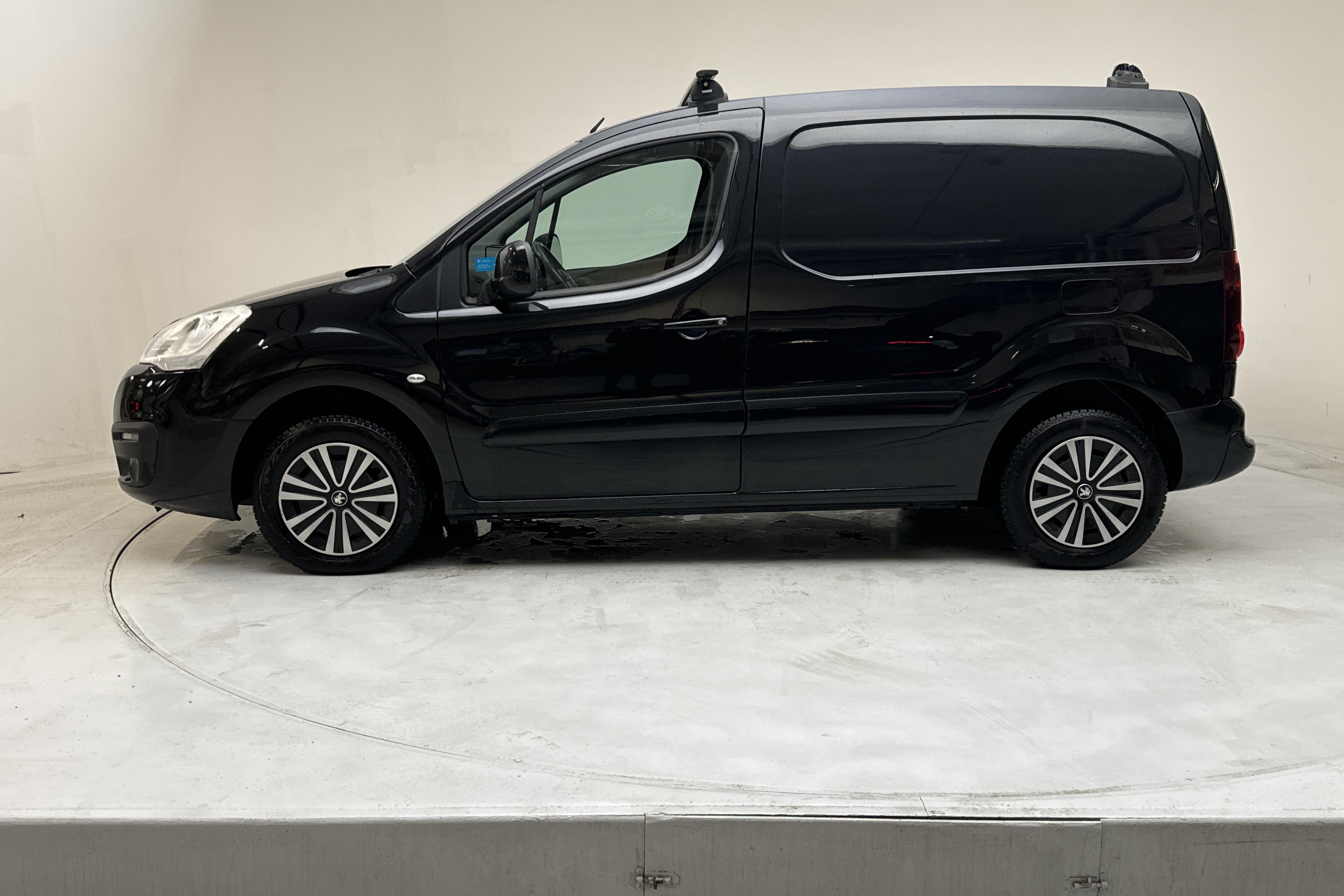 Peugeot Partner 1.6 BlueHDI Skåp (100hk) - 106 000 km - Käsitsi - must - 2016