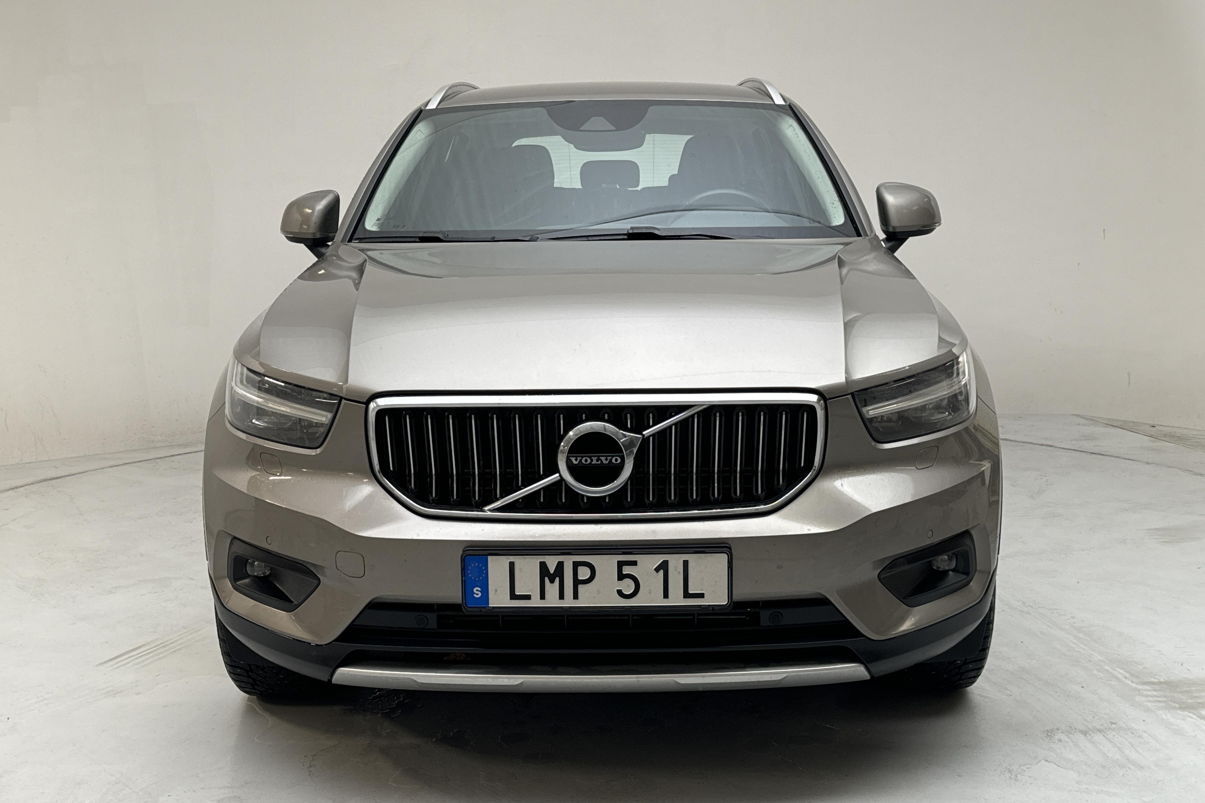 Volvo XC40 T4 2WD Twin Engine (211hk) - 12 789 mil - Automat - grå - 2021