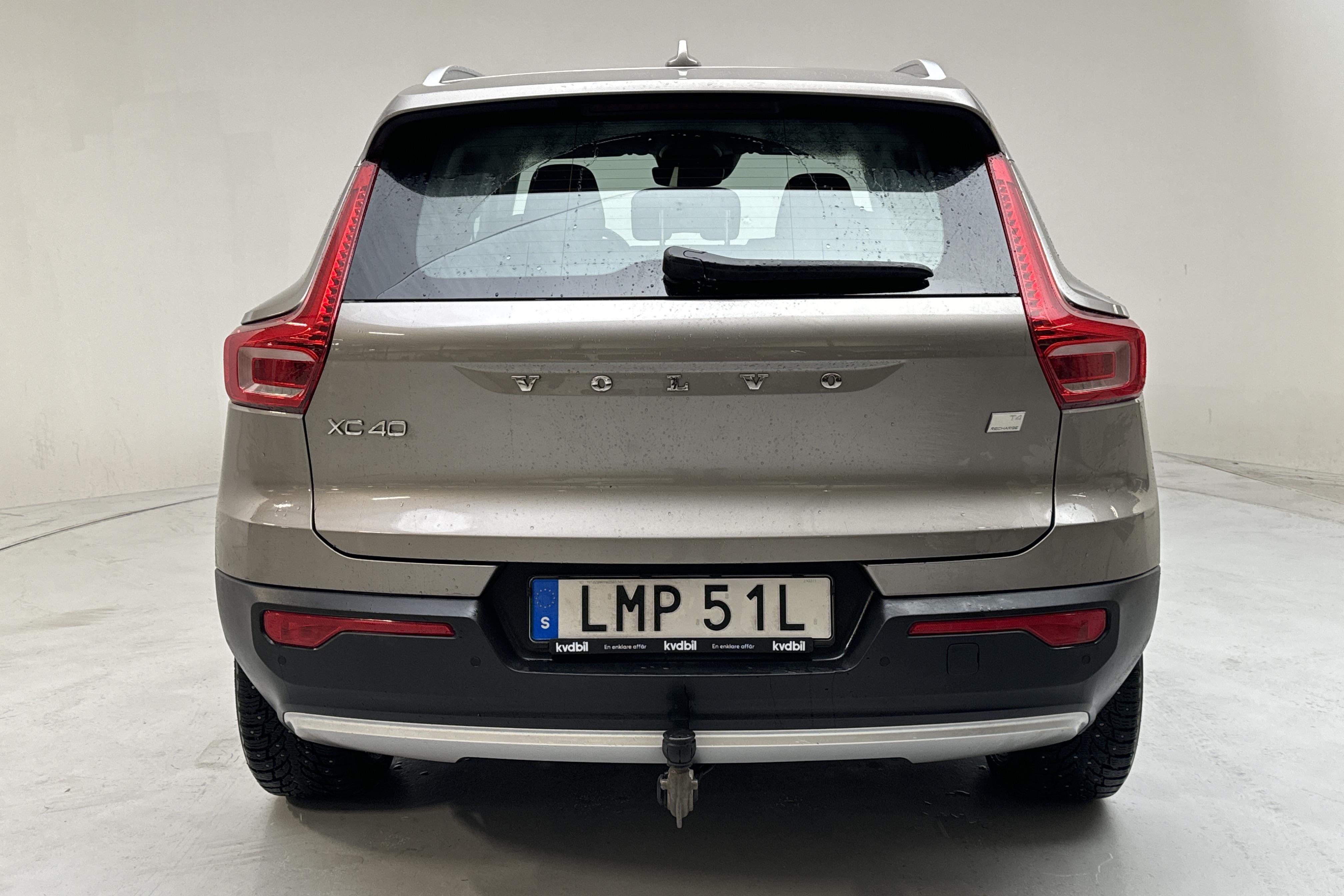 Volvo XC40 T4 2WD Twin Engine (211hk) - 12 789 mil - Automat - grå - 2021