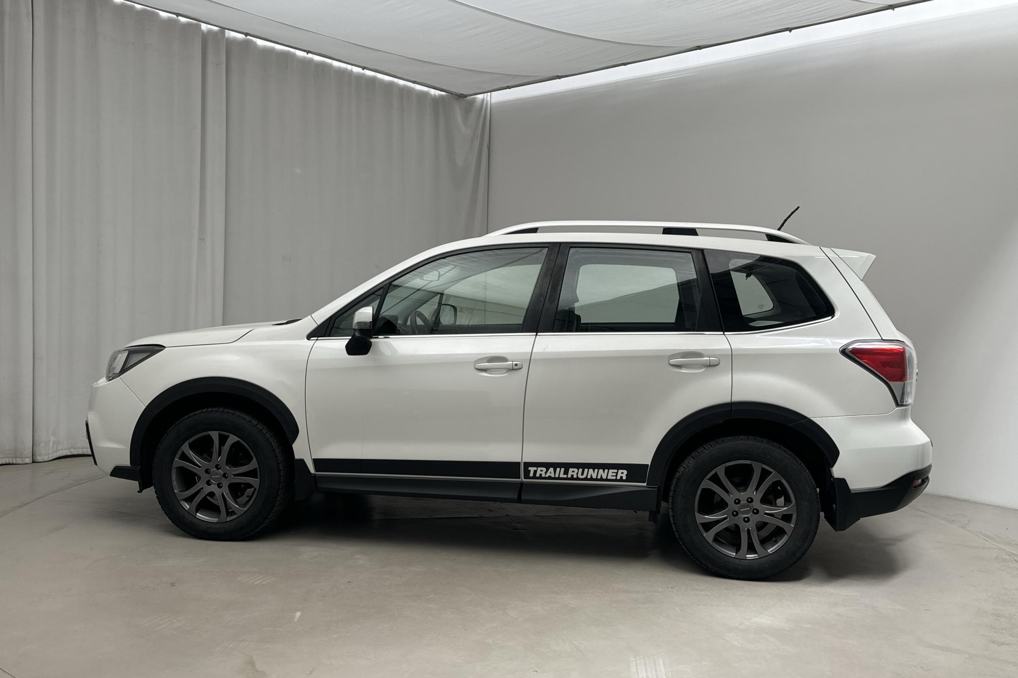 Subaru Forester 2.0 (150hk) - 8 820 mil - Automat - vit - 2016