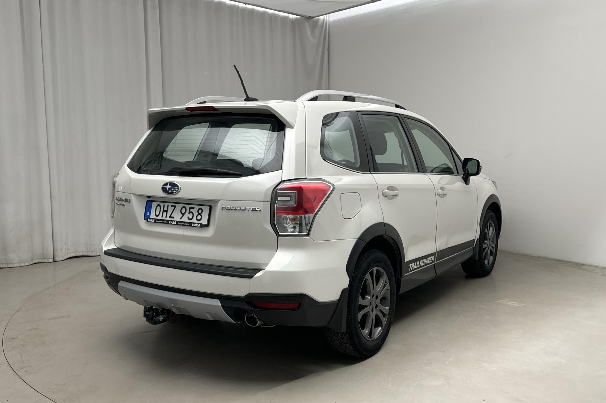 Subaru Forester 2.0 (150hk) - 8 820 mil - Automat - vit - 2016