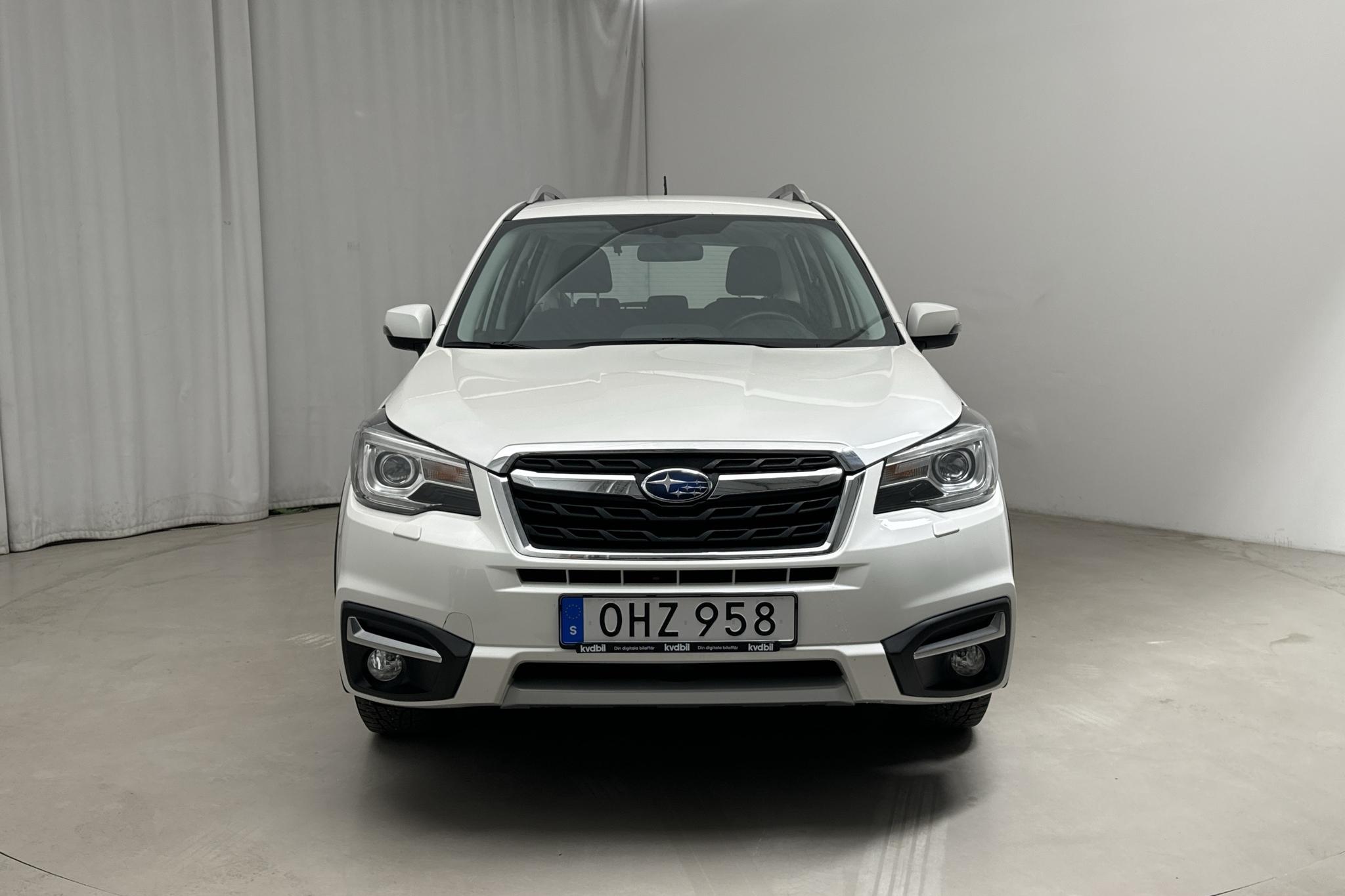 Subaru Forester 2.0 (150hk) - 8 820 mil - Automat - vit - 2016