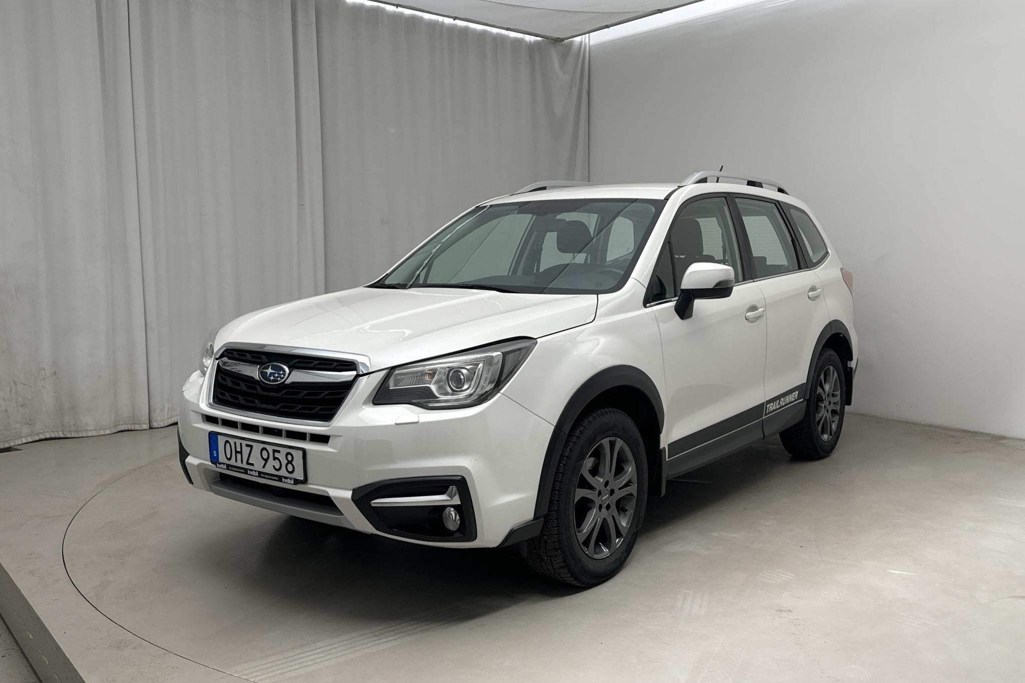 Subaru Forester 2.0 (150hk) - 8 820 mil - Automat - vit - 2016