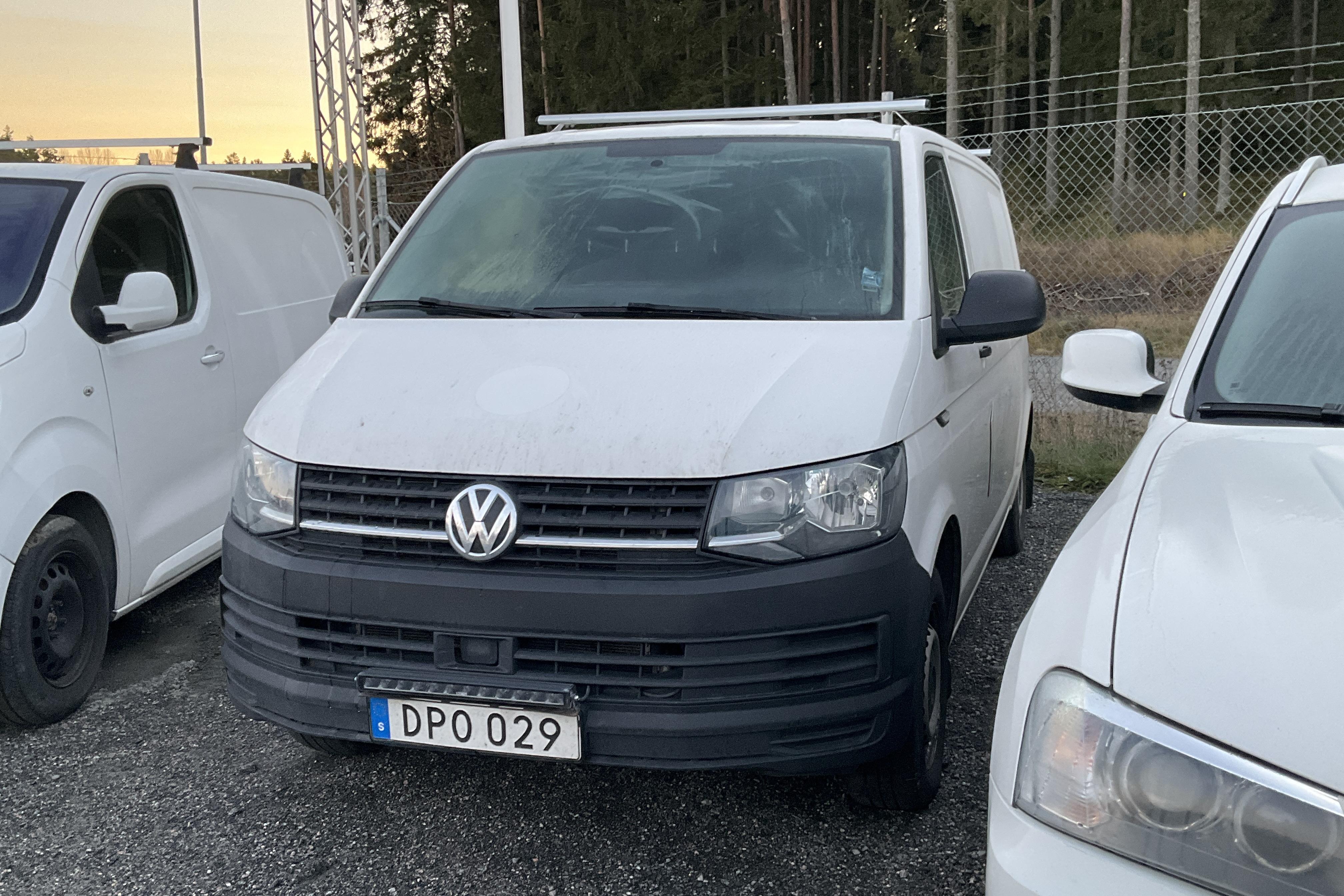 VW Transporter T6 2.0 TDI BMT Skåp (150hk) - 27 465 mil - Automat - vit - 2017