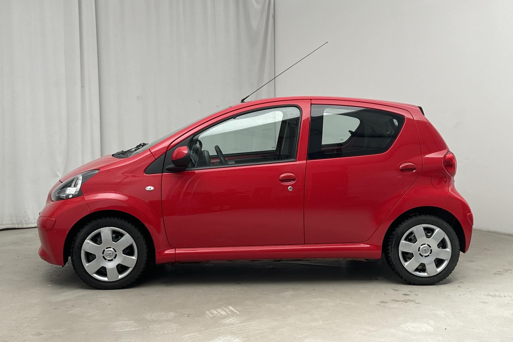 Toyota Aygo 1.0 VVT-i 5dr (68hk) - 32 340 km - Käsitsi - punane - 2008