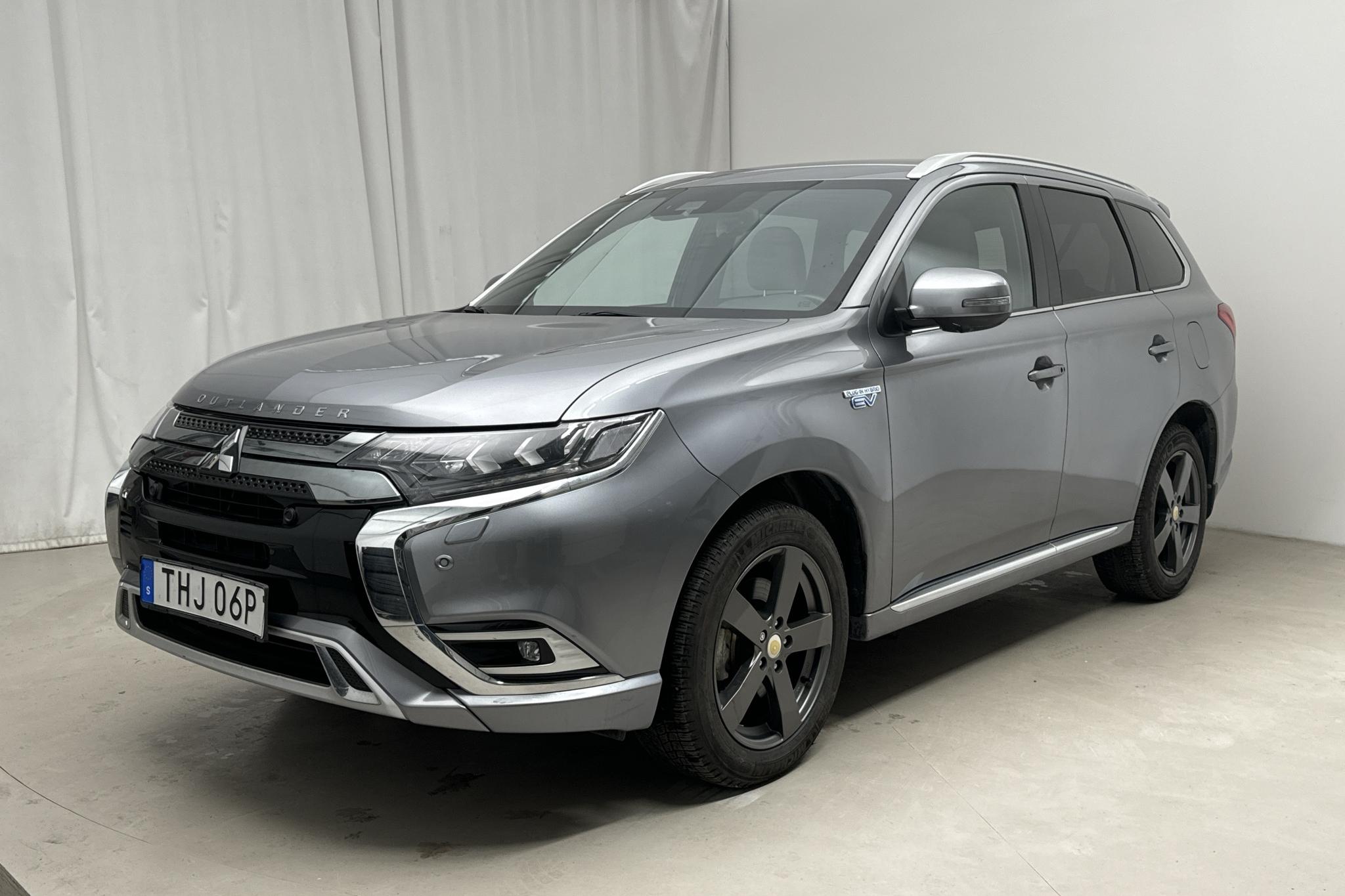 Mitsubishi Outlander 2.4 Plug-in Hybrid 4WD (136hk) - 37 430 km - Automatyczna - szary - 2019