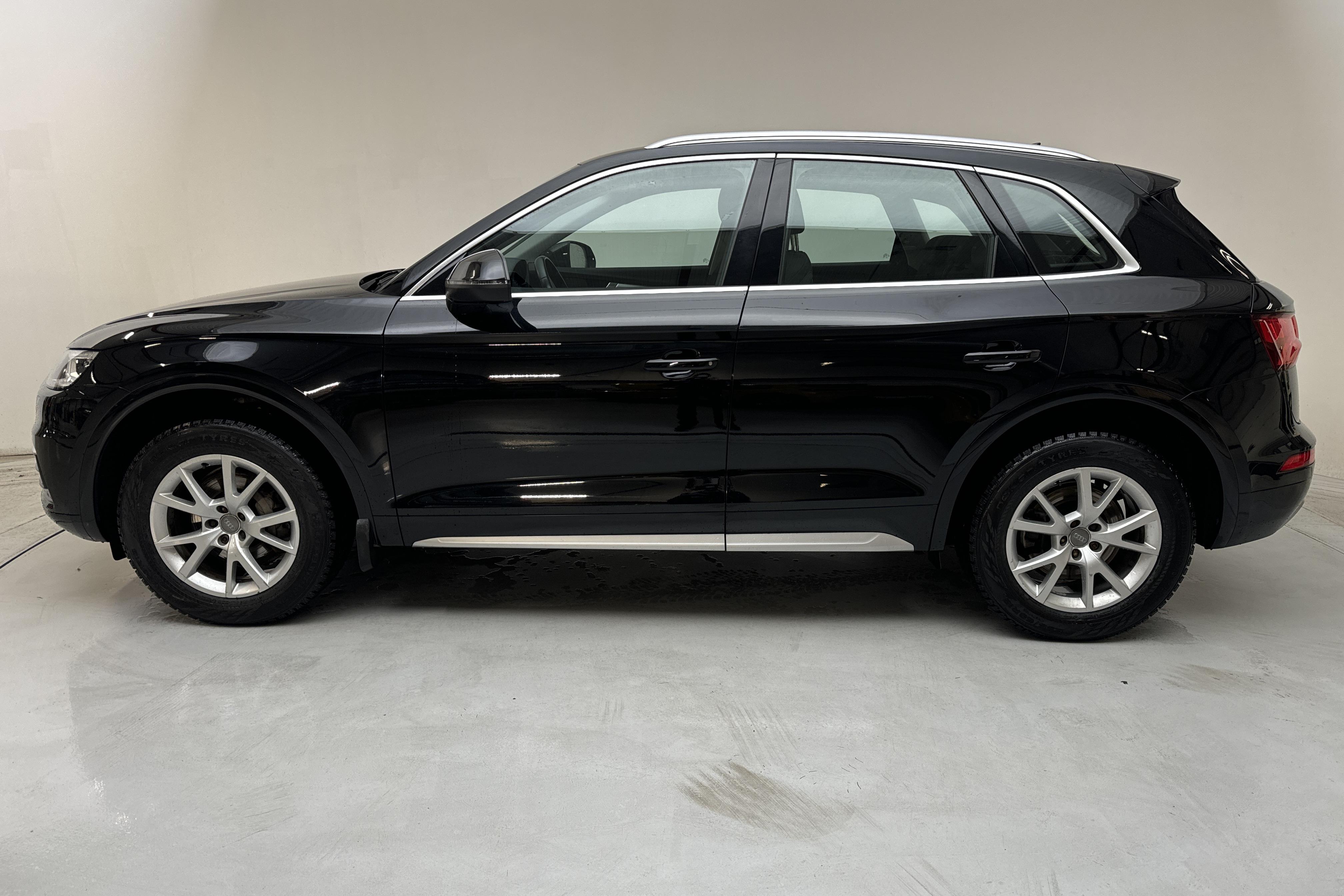 Audi Q5 2.0 TDI quattro (190hk) - 70 390 km - Automaatne - must - 2018