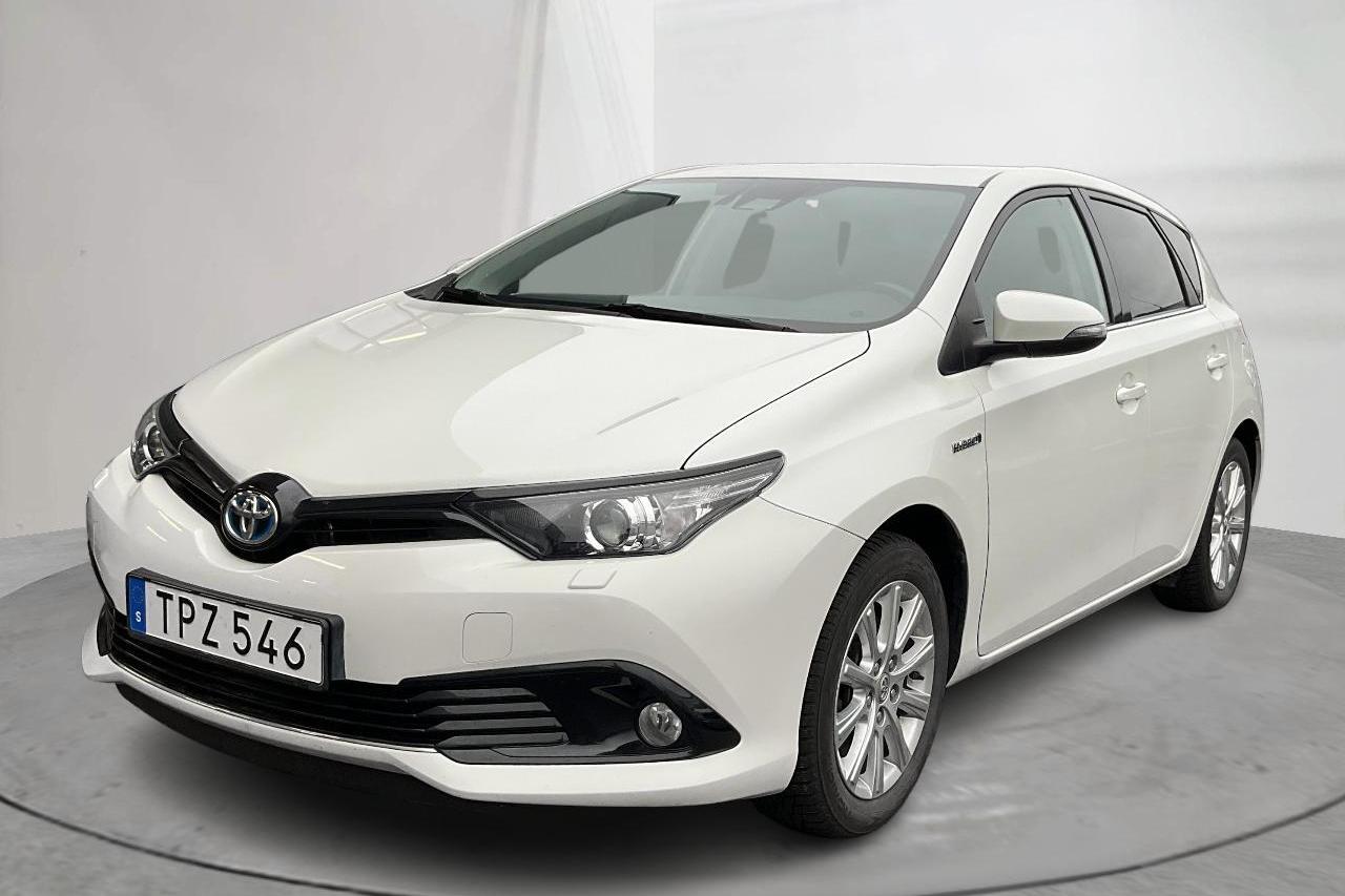 Toyota Auris 1.8 HSD 5dr (99hk) - 8 624 mil - Automat - vit - 2018