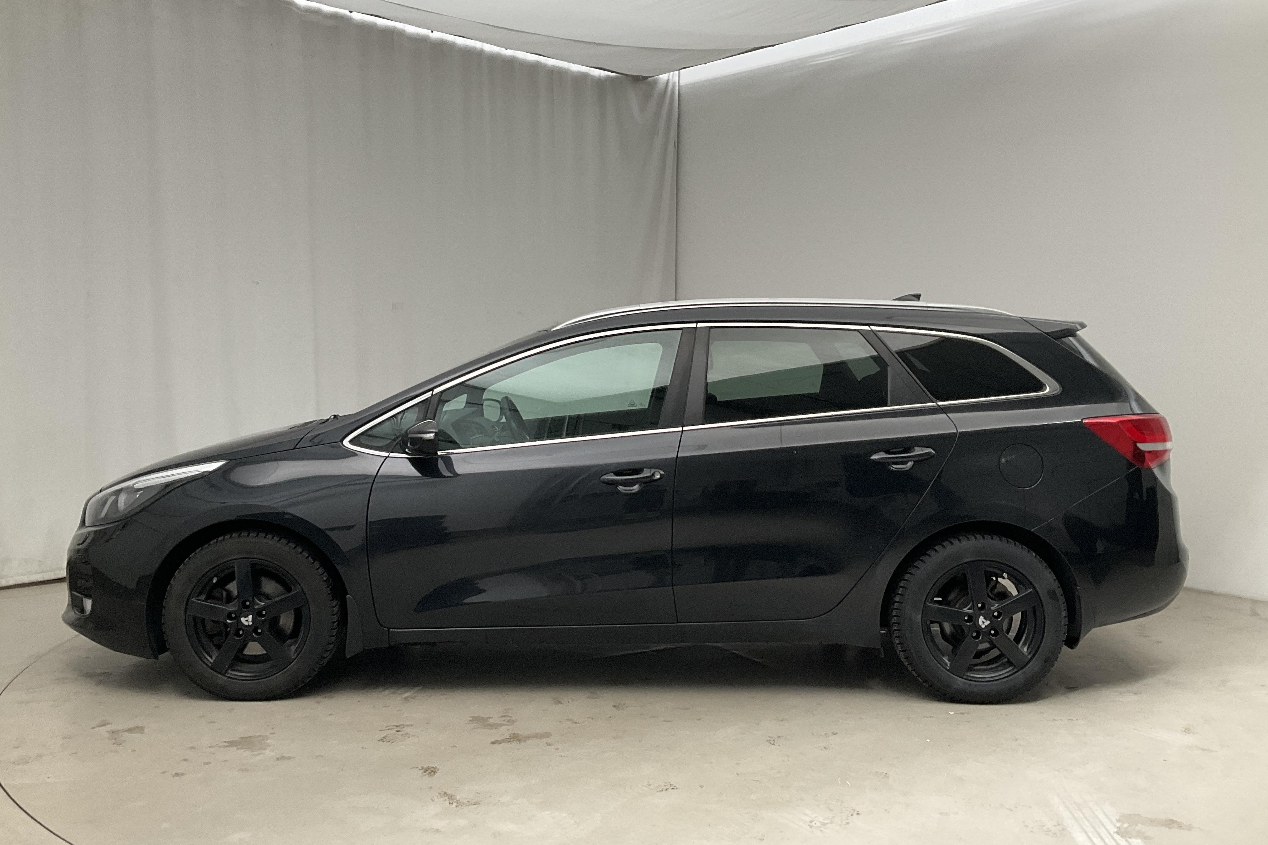 KIA Cee'd 1.6 SW (135hk) - 166 890 km - Manual - black - 2018