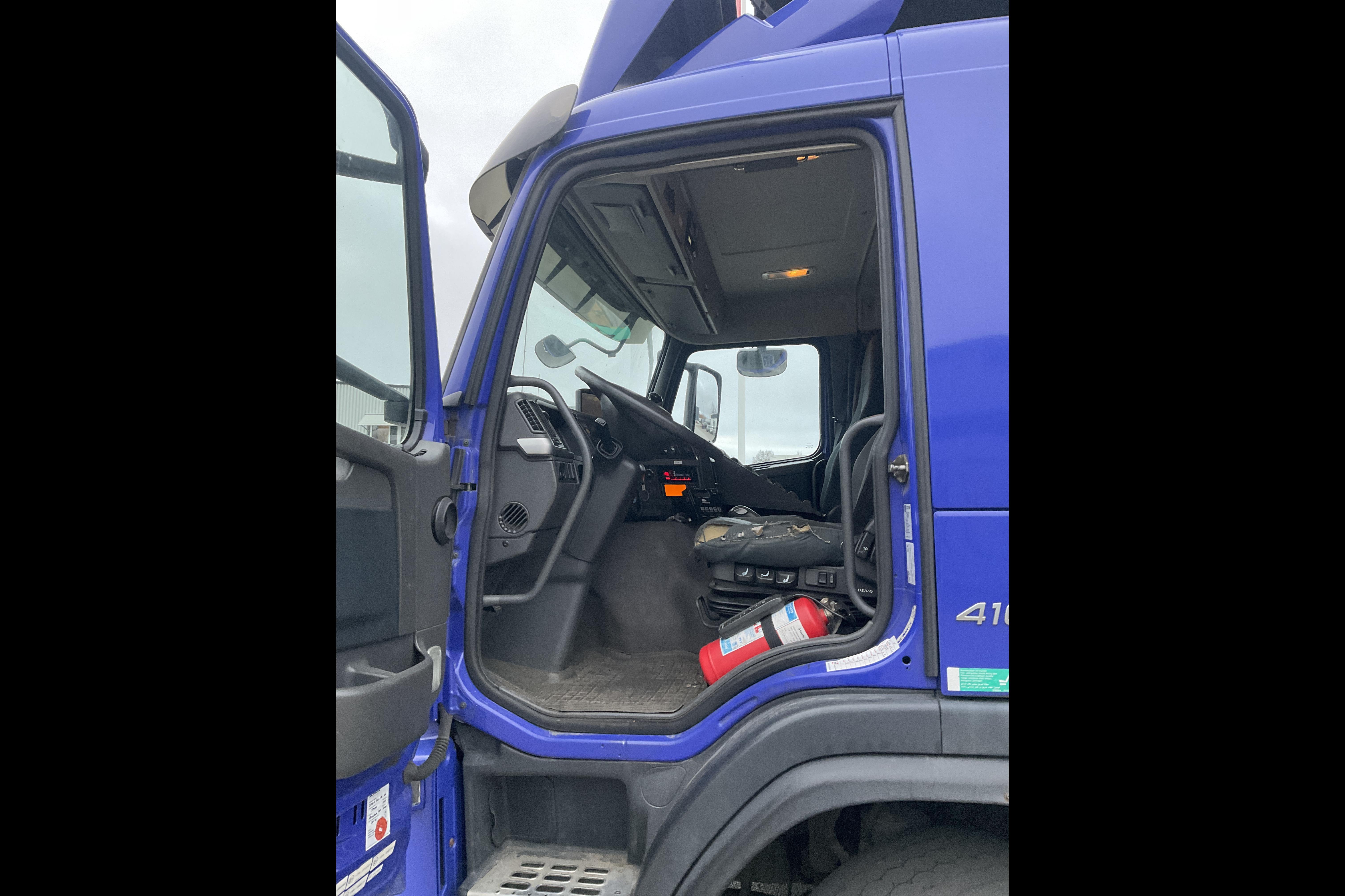 VOLVO FM 6*2 - 874 727 km - Automaatne - sinine - 2011