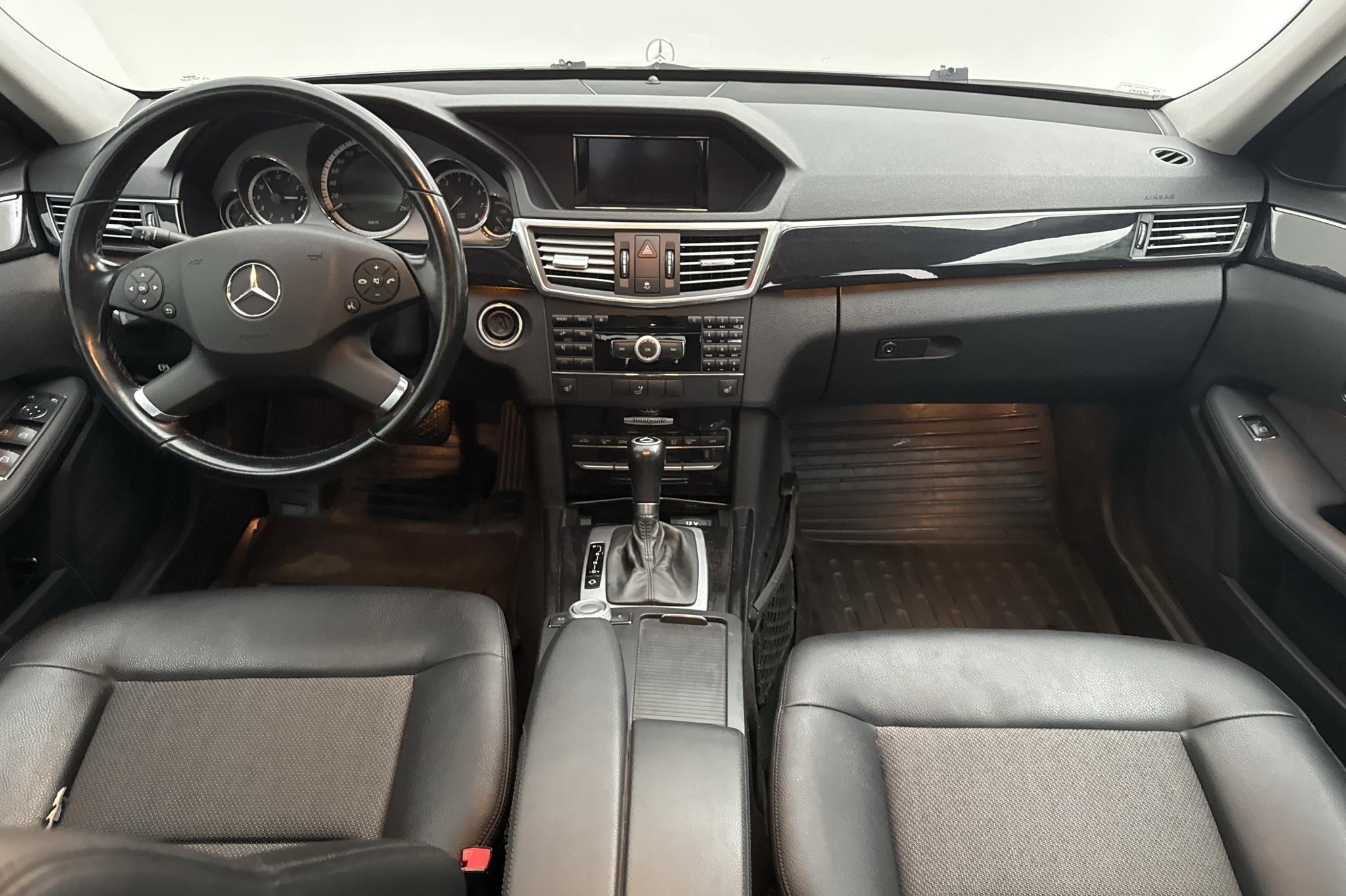 Mercedes E 200 W212 (184hk) - 138 150 km - Automatic - Dark Grey - 2010