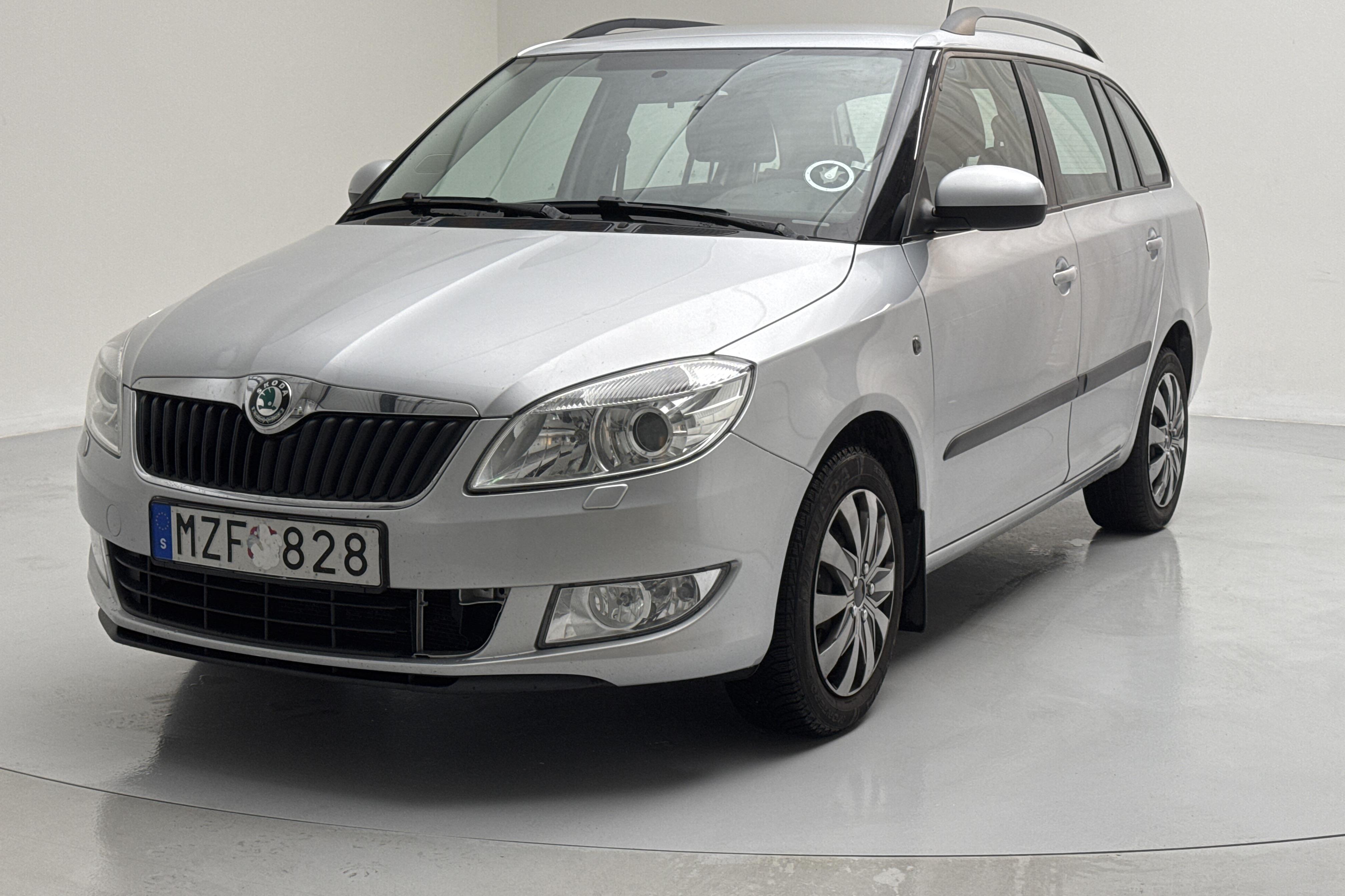 Skoda Fabia 1.2 TSI Combi (86hk) - 17 485 mil - Manuell - silver - 2013