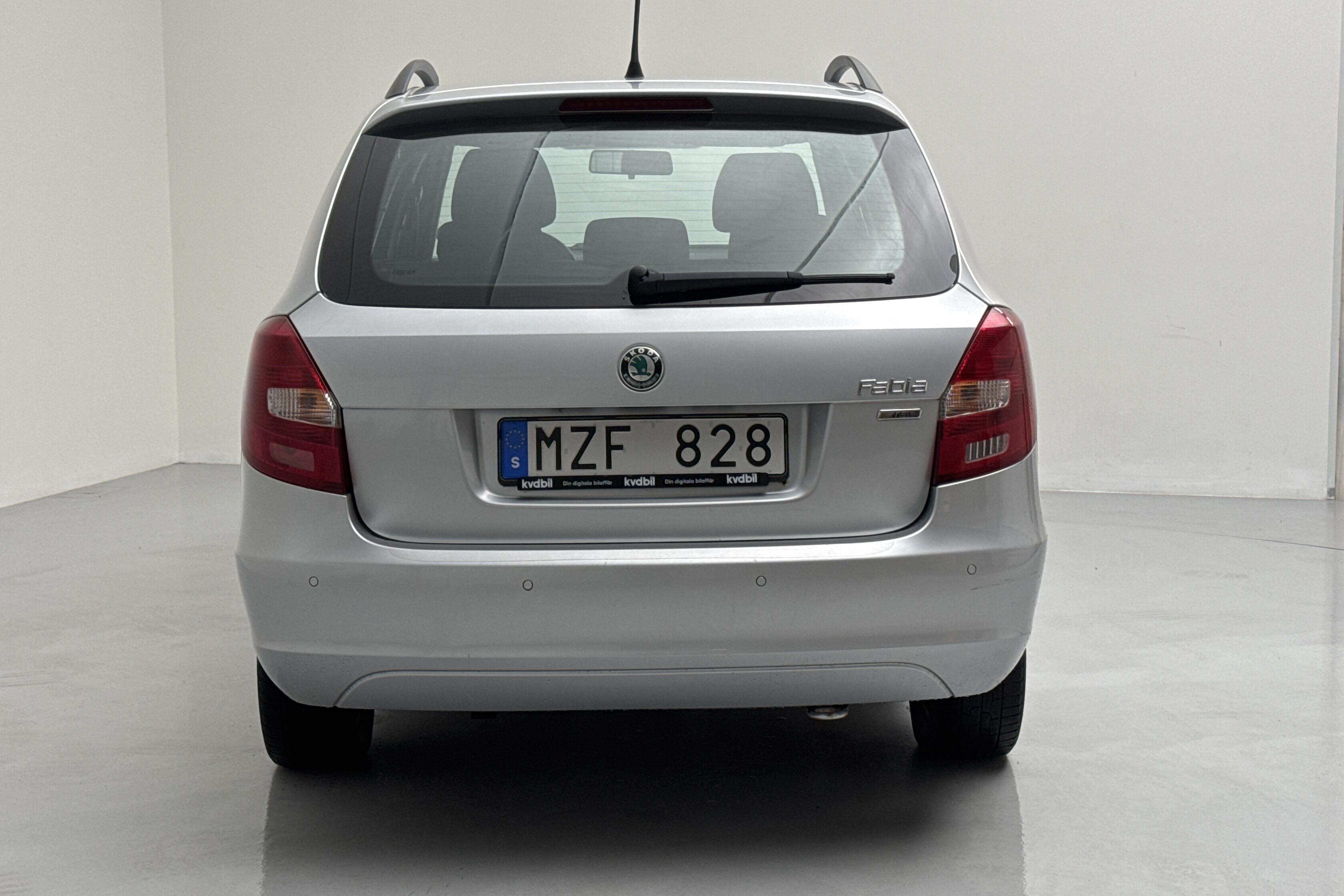 Skoda Fabia 1.2 TSI Combi (86hk) - 17 485 mil - Manuell - silver - 2013