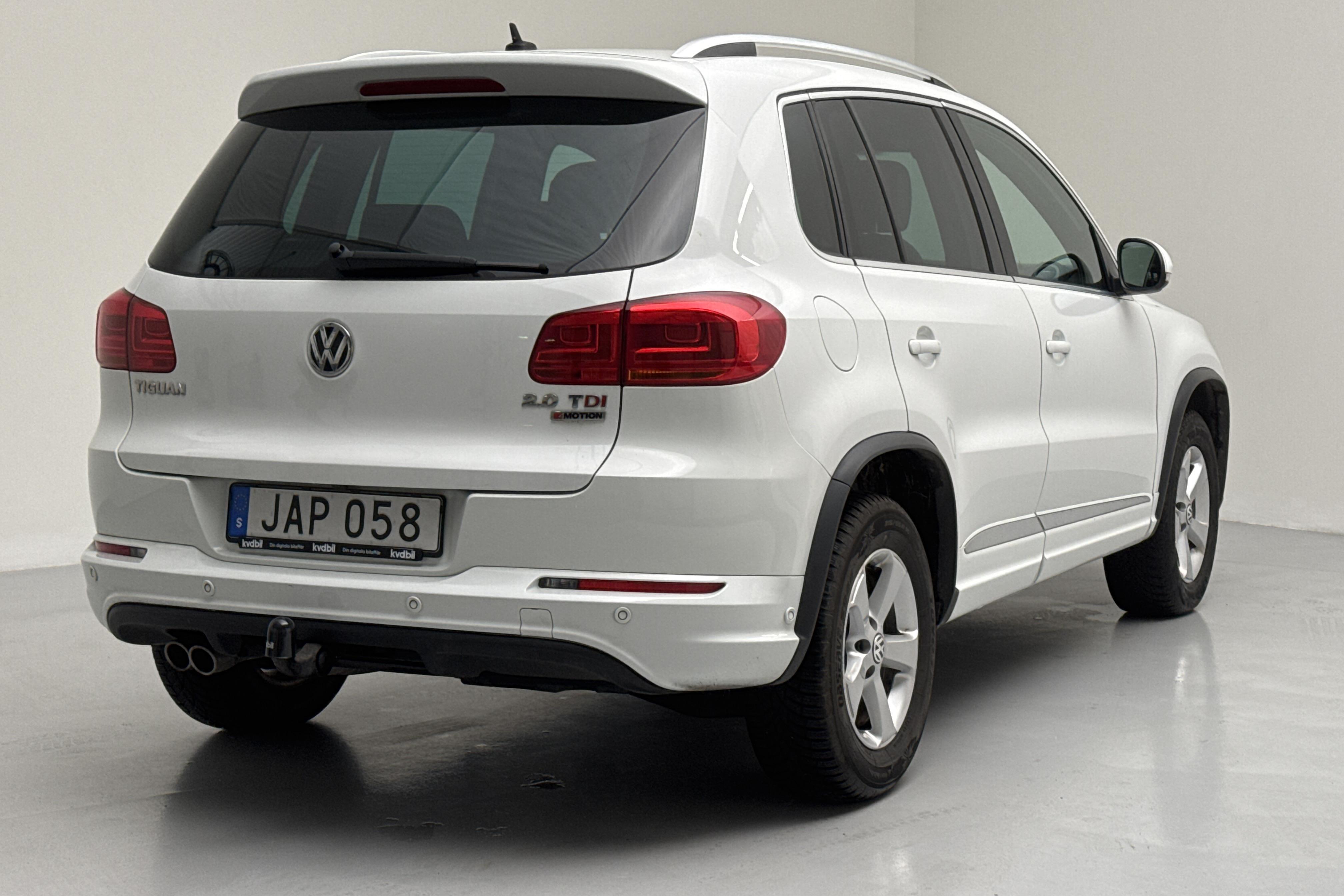 VW Tiguan 2.0 TDI 4MOTION BlueMotion Technology (184hk) - 16 459 mil - Automat - vit - 2016