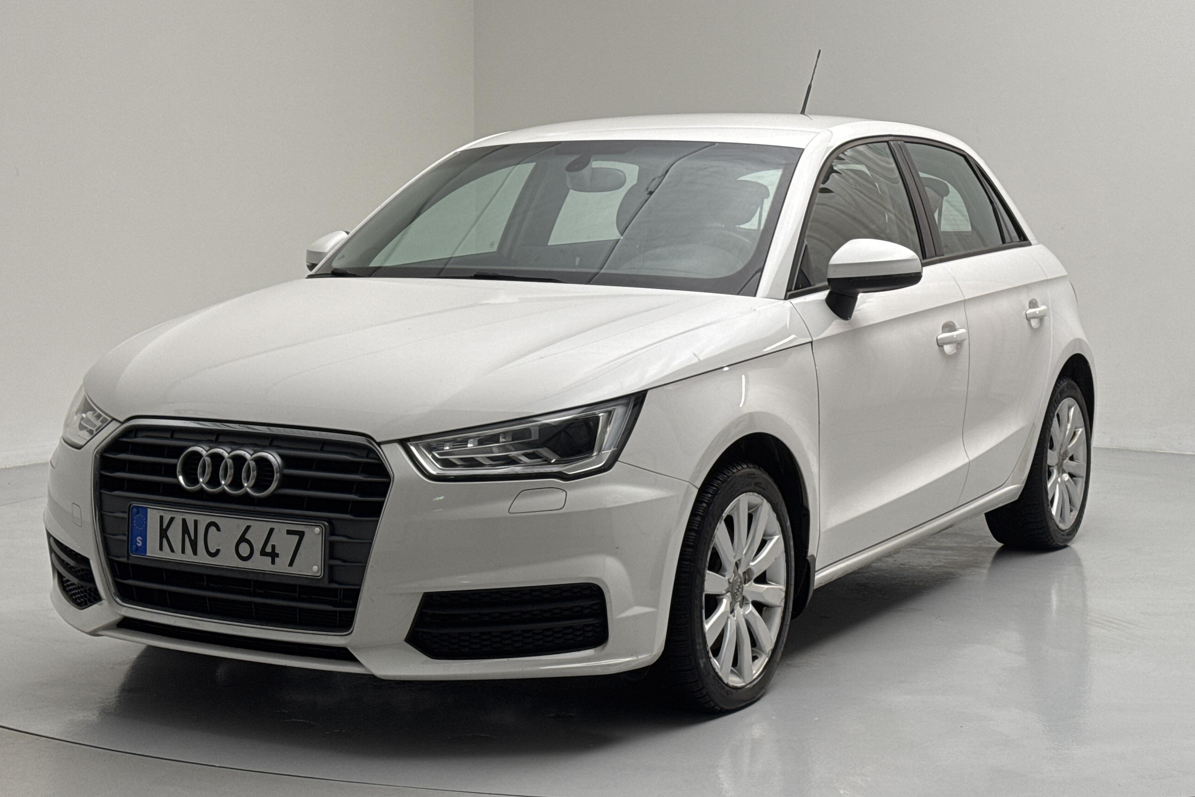 Audi A1 1.4 TFSI Sportback (125hk) - 127 400 km - Automatic - white - 2017