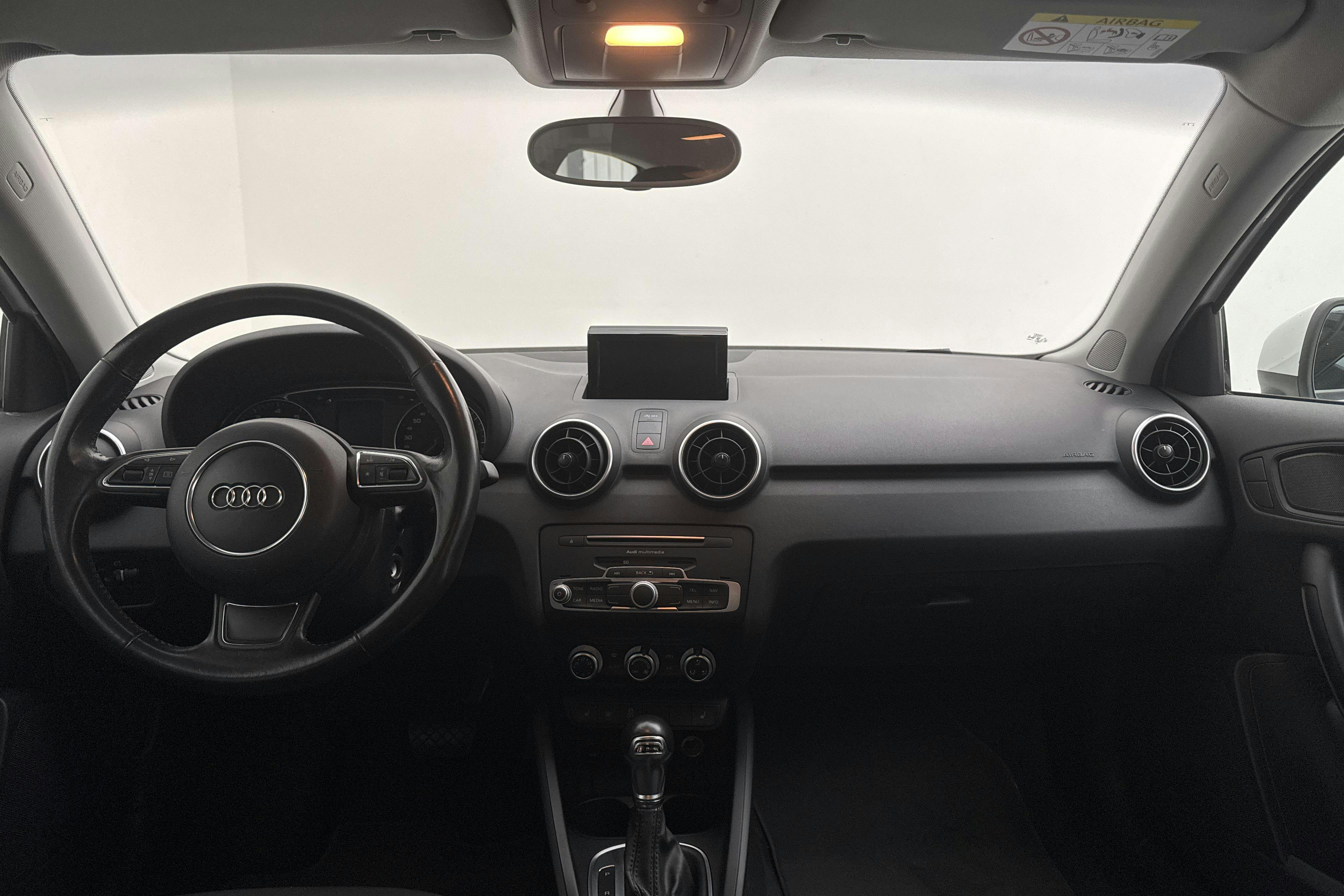 Audi A1 1.4 TFSI Sportback (125hk) - 127 400 km - Automatic - white - 2017