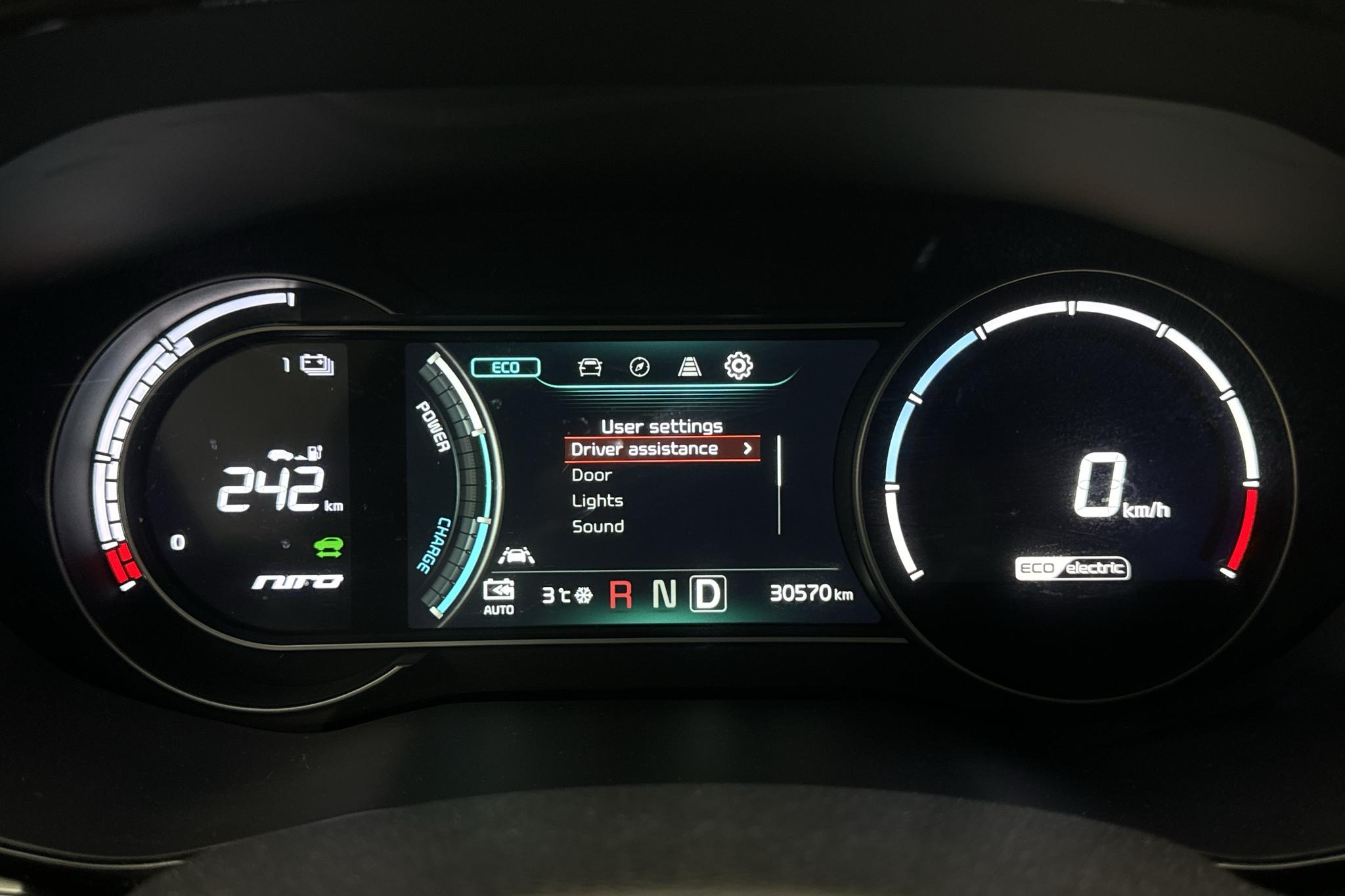 KIA e-Niro 64 kWh (204hk) - 30 570 km - Automatic - white - 2021