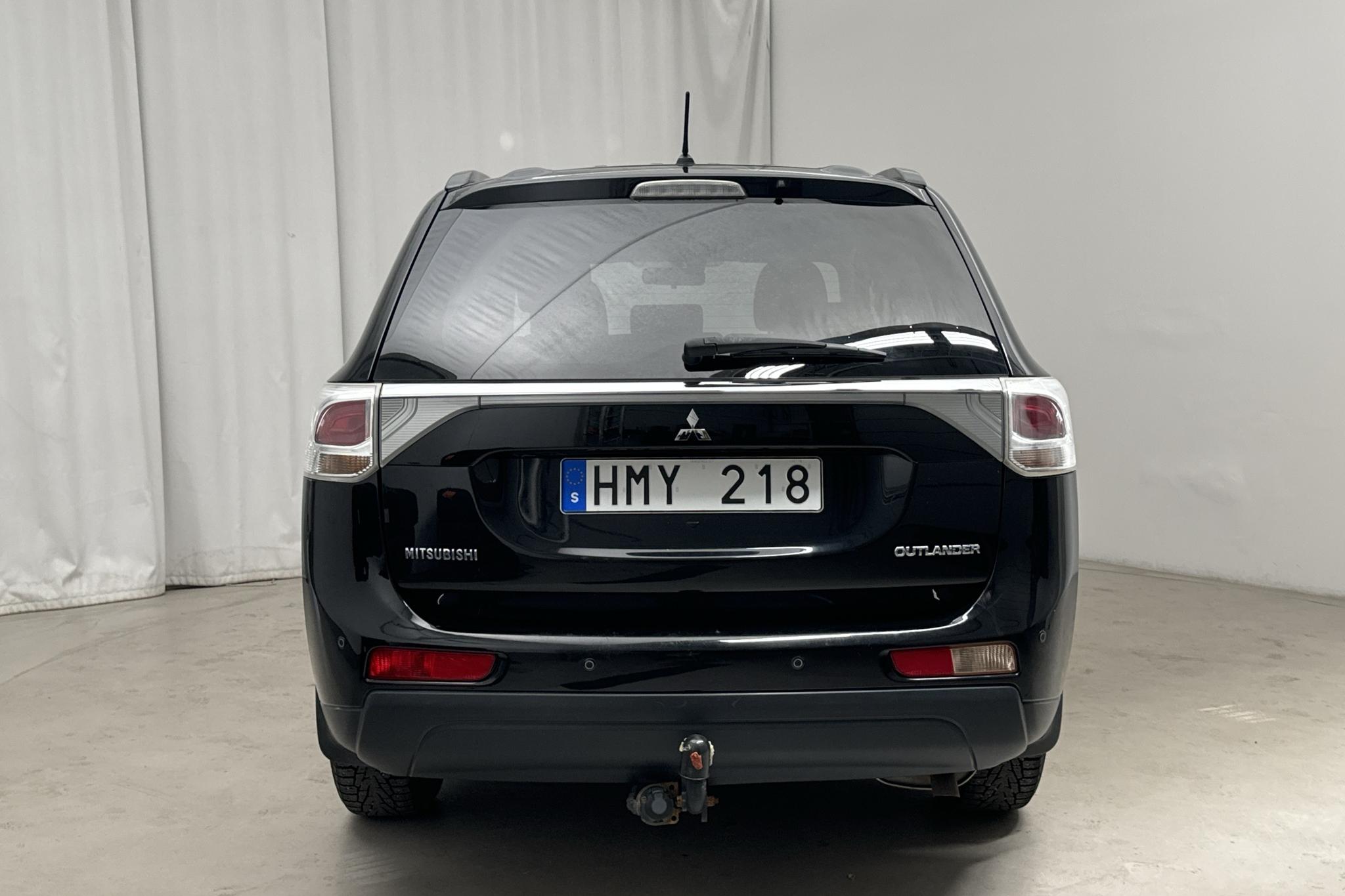 Mitsubishi Outlander 2.2 Di-D 4WD (150hk) - 14 344 mil - Automat - svart - 2013