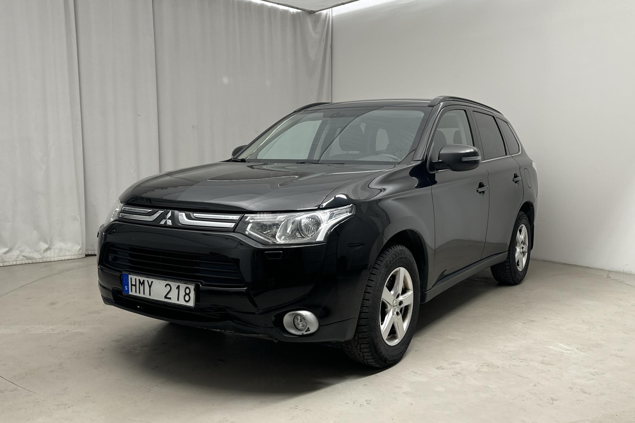 Mitsubishi Outlander 2.2 Di-D 4WD (150hk) - 14 344 mil - Automat - svart - 2013