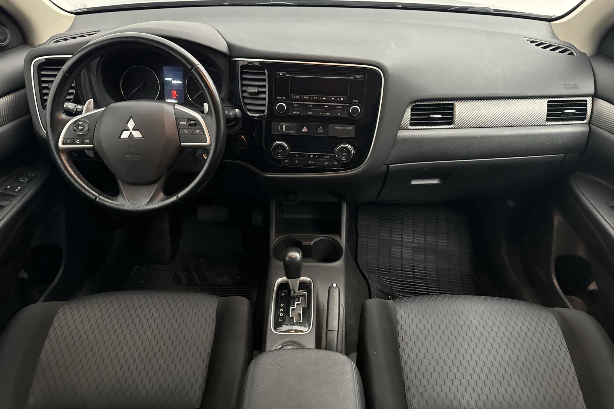 Mitsubishi Outlander 2.2 Di-D 4WD (150hk) - 14 344 mil - Automat - svart - 2013