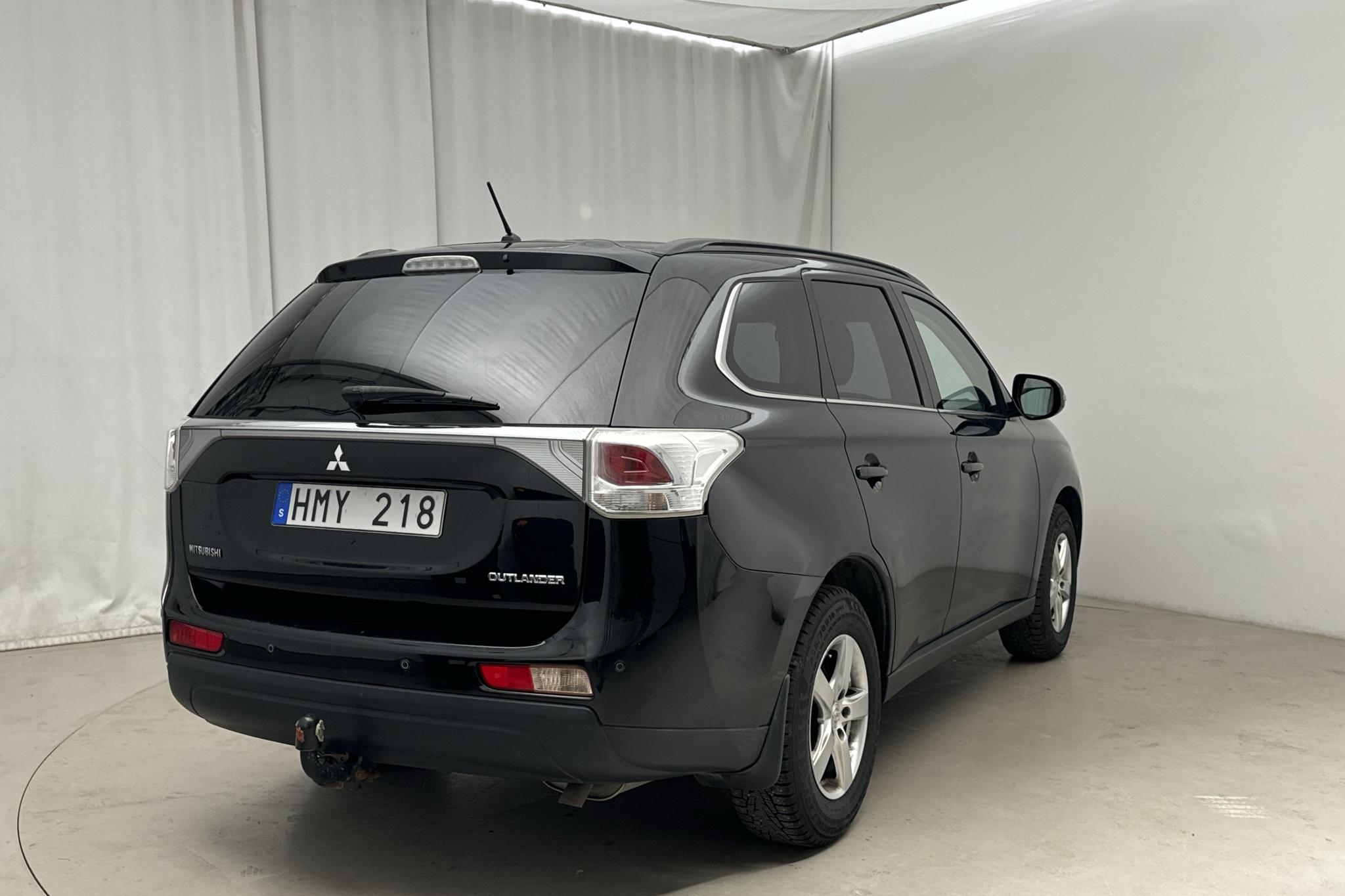 Mitsubishi Outlander 2.2 Di-D 4WD (150hk) - 14 344 mil - Automat - svart - 2013