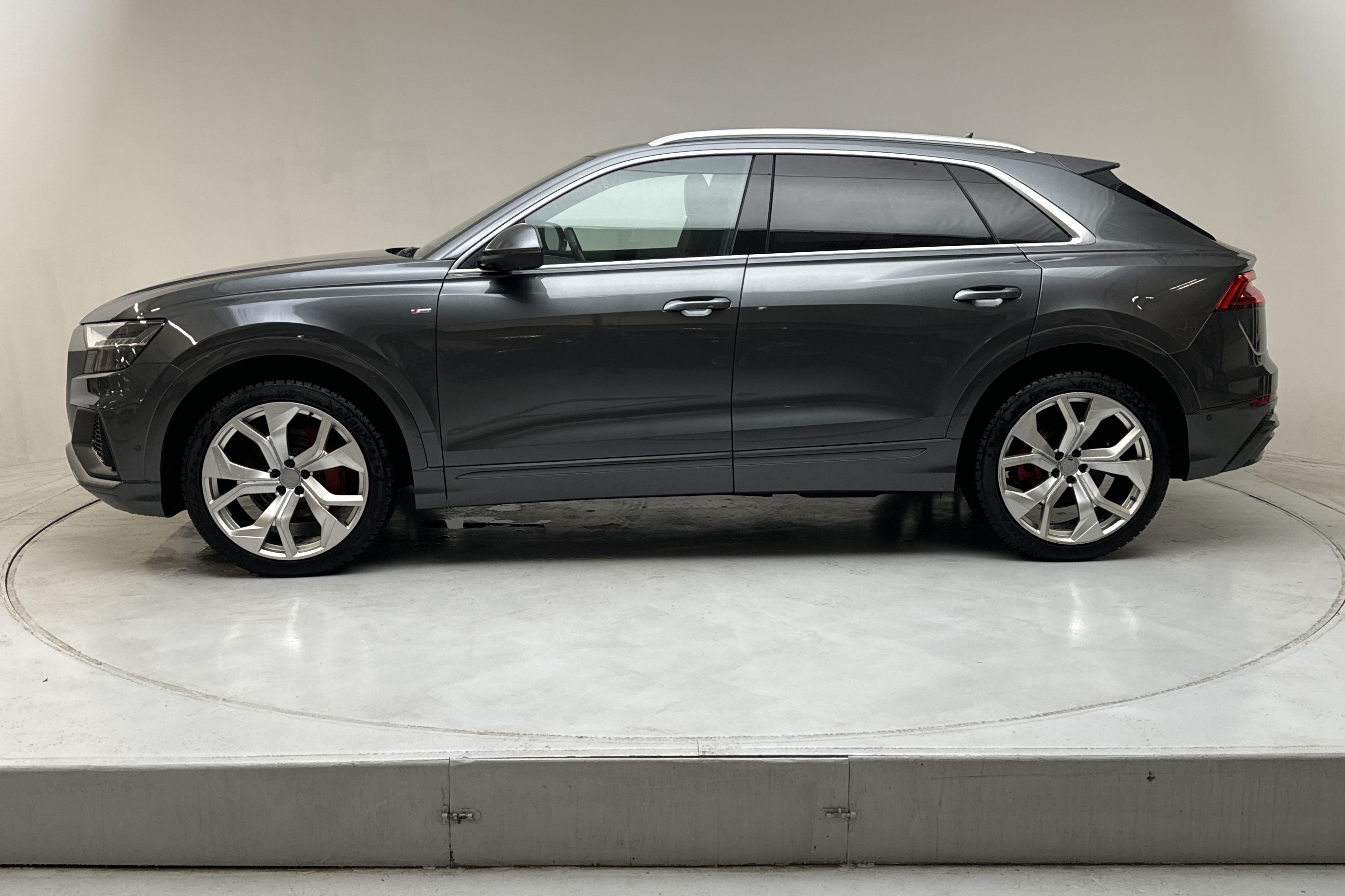 Audi Q8 50 TDI quattro (286hk) - 21 432 mil - Automat - grå - 2019