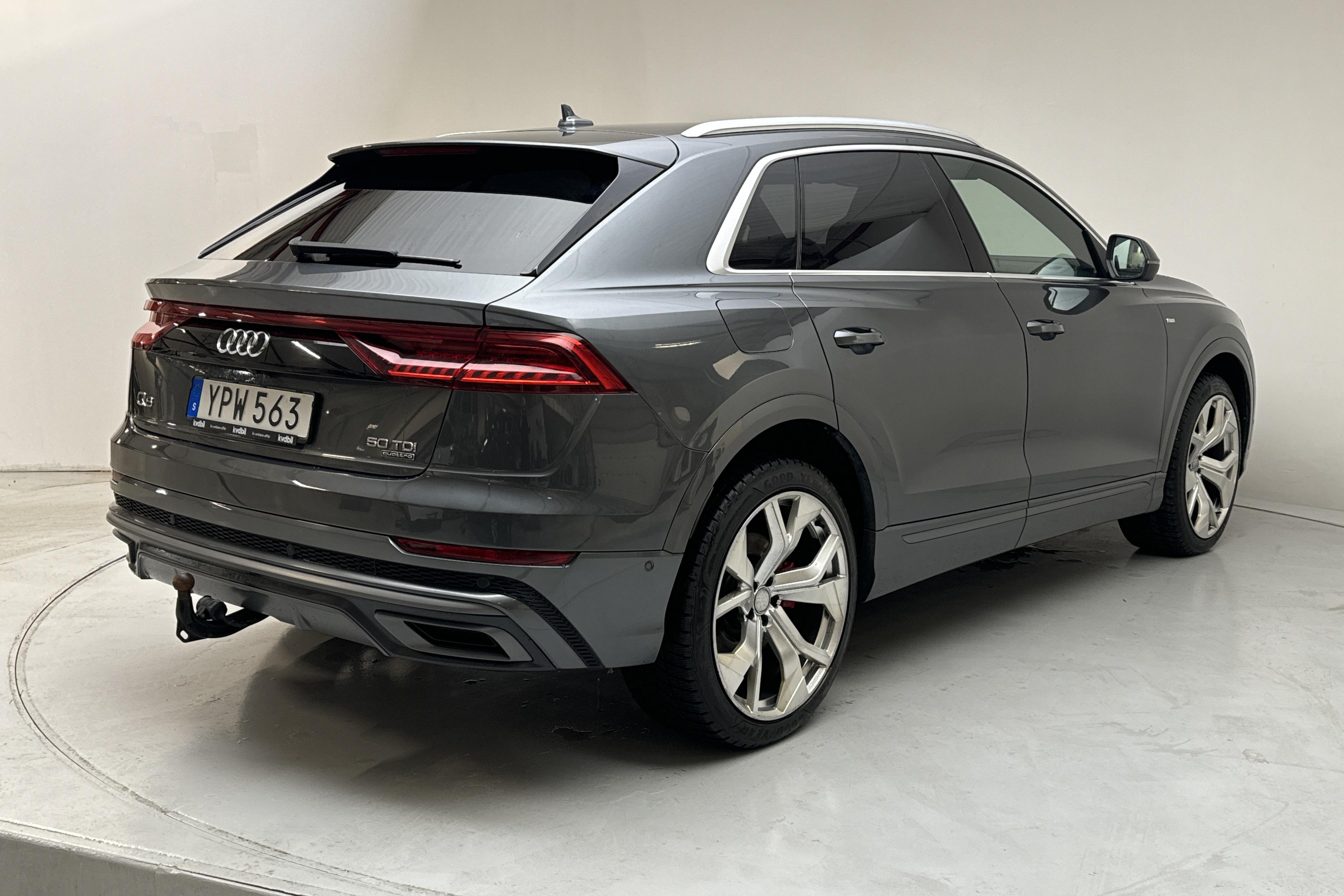 Audi Q8 50 TDI quattro (286hk) - 21 432 mil - Automat - grå - 2019