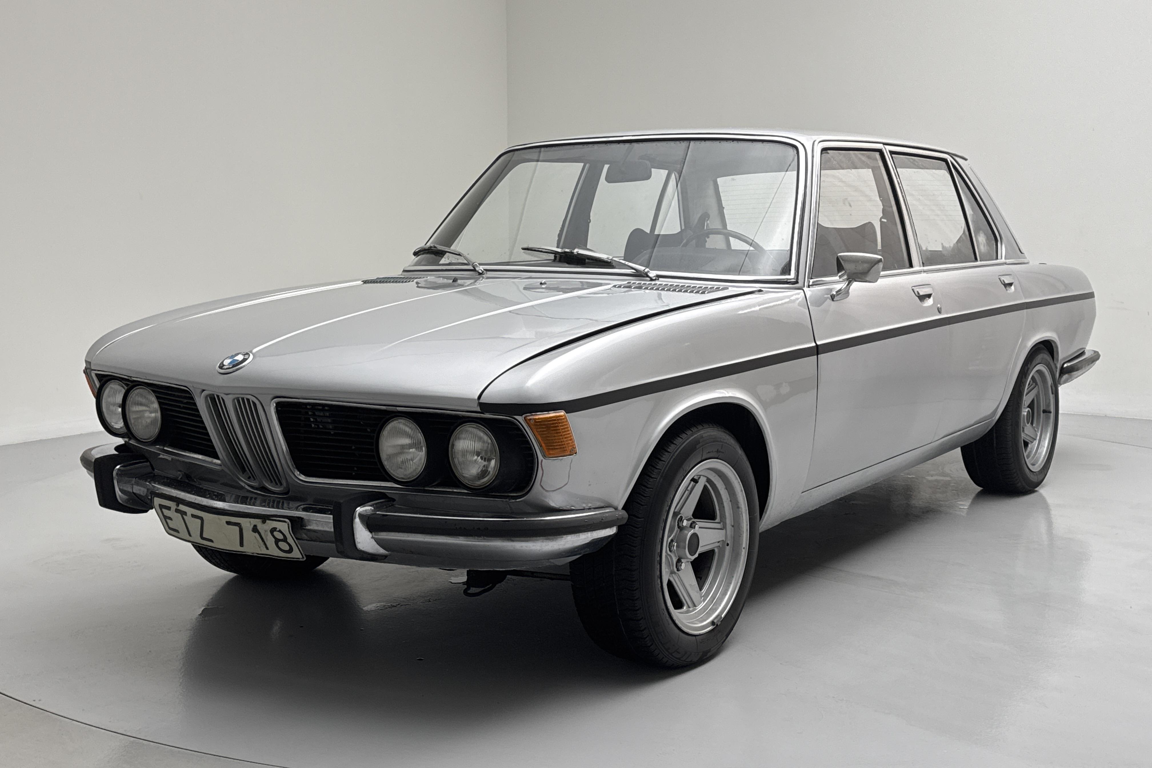 BMW 2500 (150hk) - 55 680 km - Manualna - Light Grey - 1973