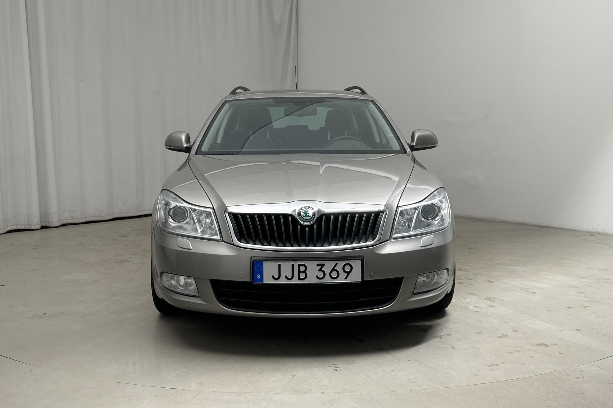 Skoda Octavia II 2.0 TDI Kombi 4X4 (140hk) - 196 140 km - Automatic - Light Brown - 2013