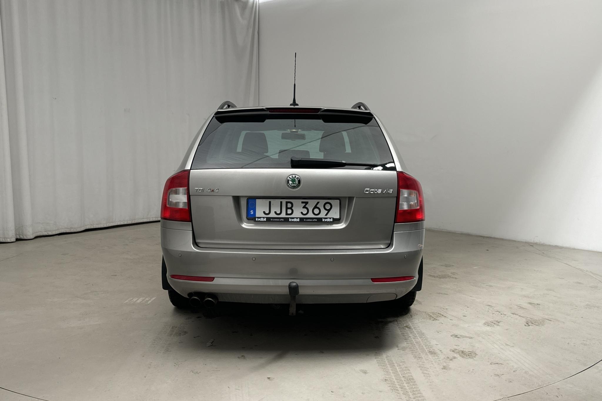 Skoda Octavia II 2.0 TDI Kombi 4X4 (140hk) - 196 140 km - Automatic - Light Brown - 2013