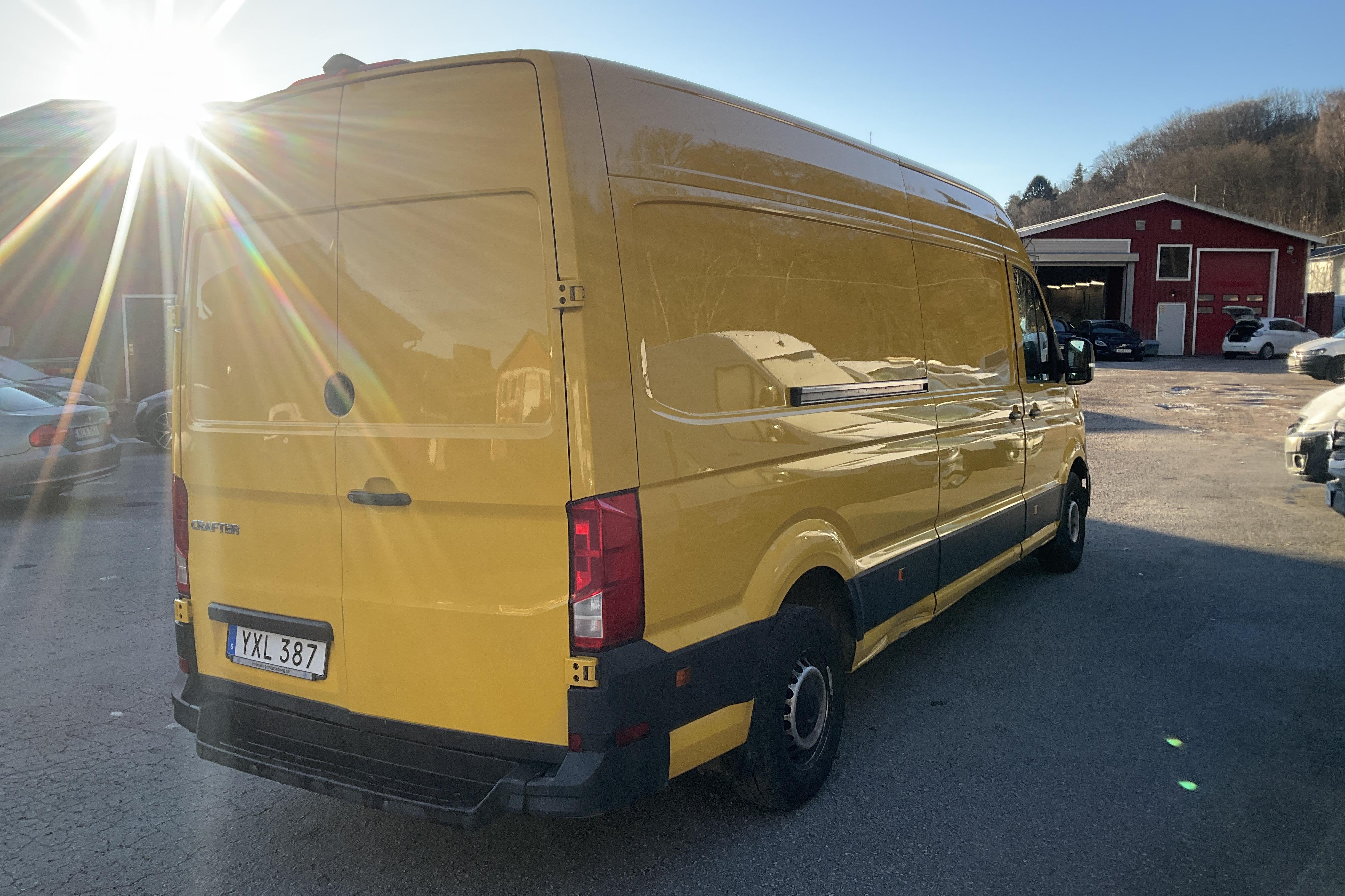 VOLKSWAGEN Crafter 35 - 18 814 mil - Automat - gul - 2018