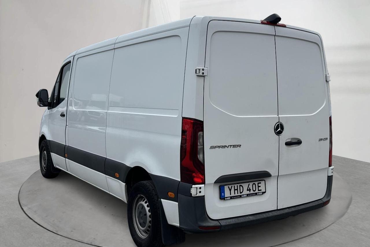 Mercedes Sprinter 211 CDI Skåp 2WD (114hk) - 299 700 km - Manual - white - 2020