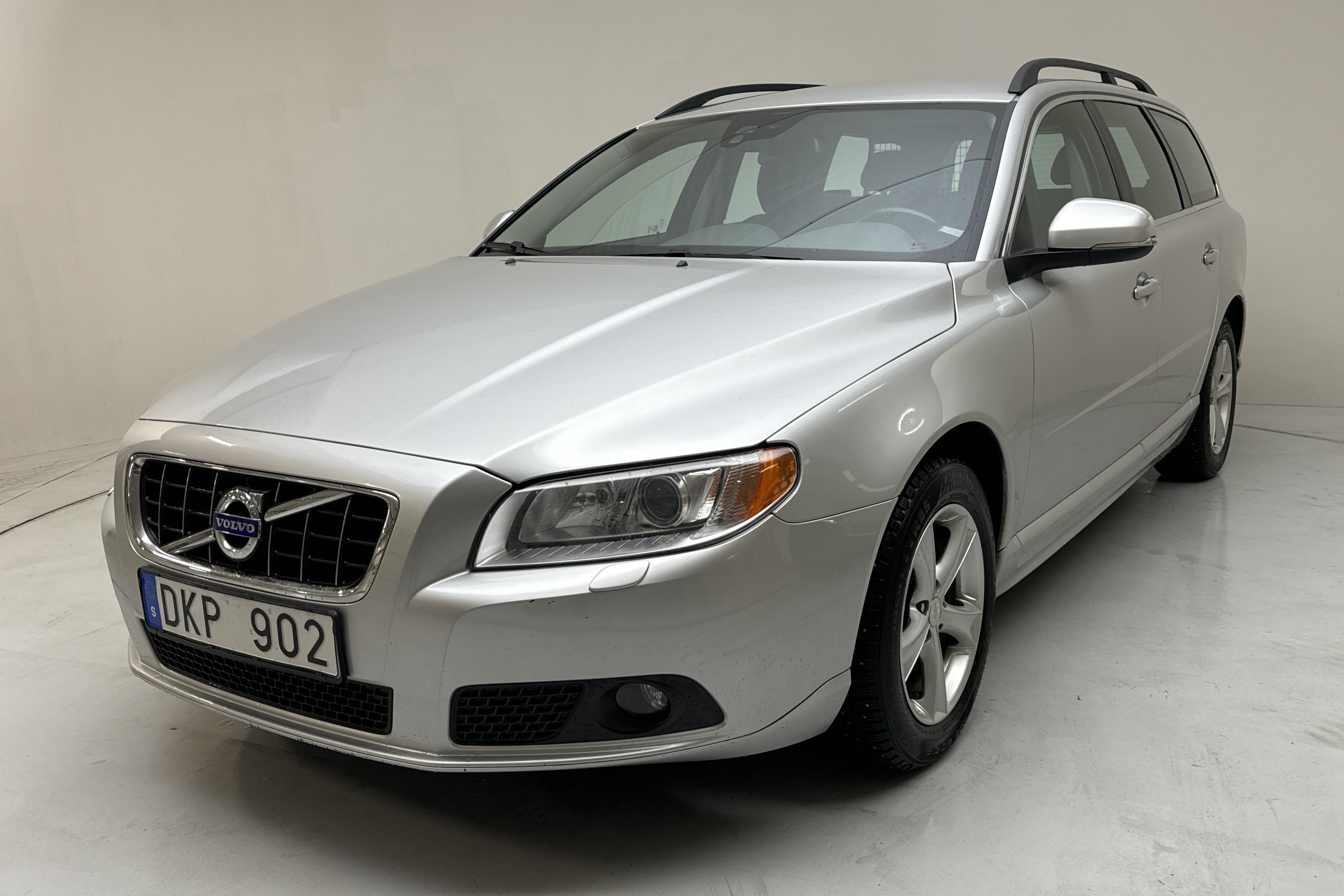 Volvo V70 II D3 (163hk) - 14 754 mil - Automat - Light Grey - 2012