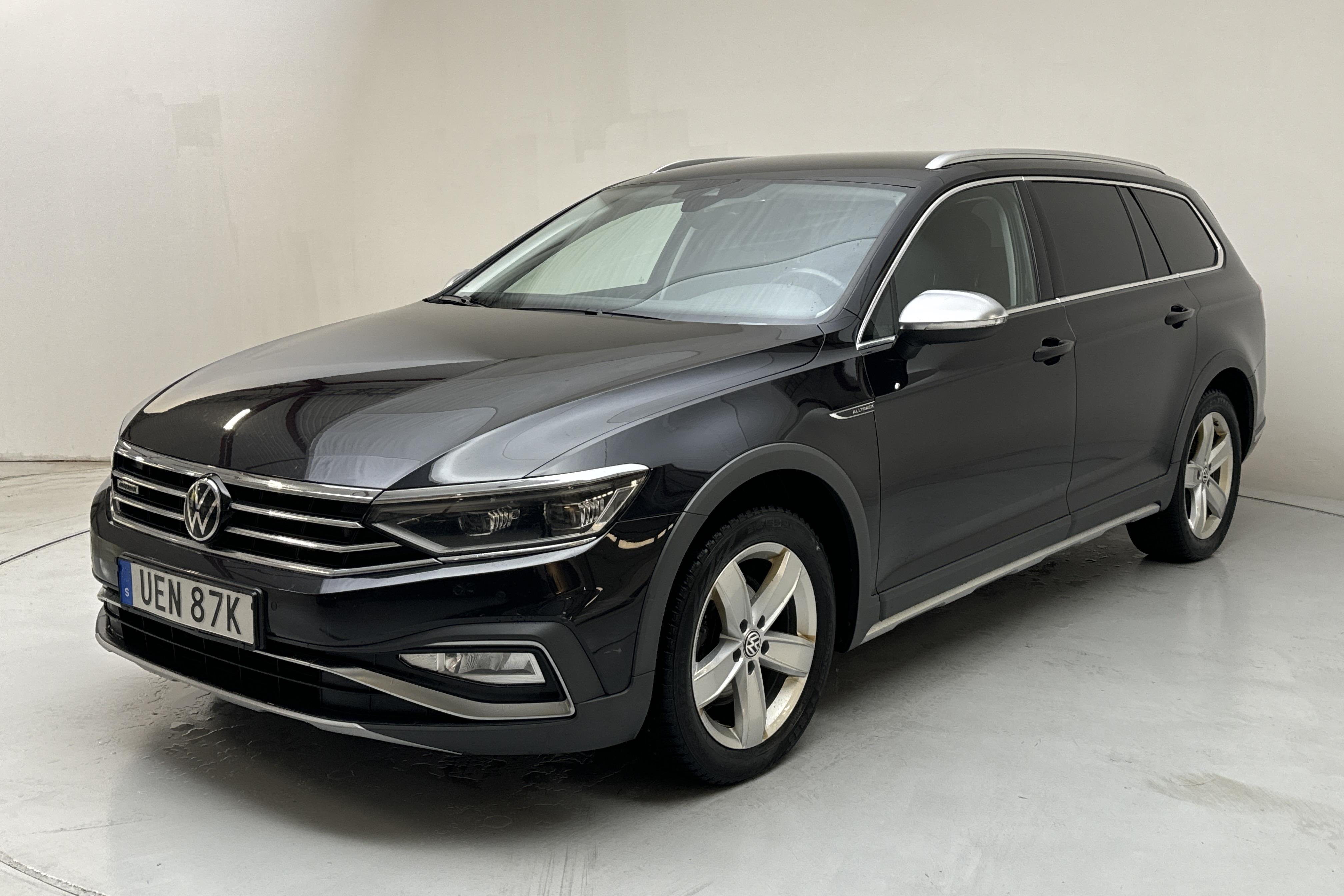 VW Passat Alltrack 2.0 TDI Sportscombi 4Motion (200hk) - 10 332 mil - Automat - svart - 2021