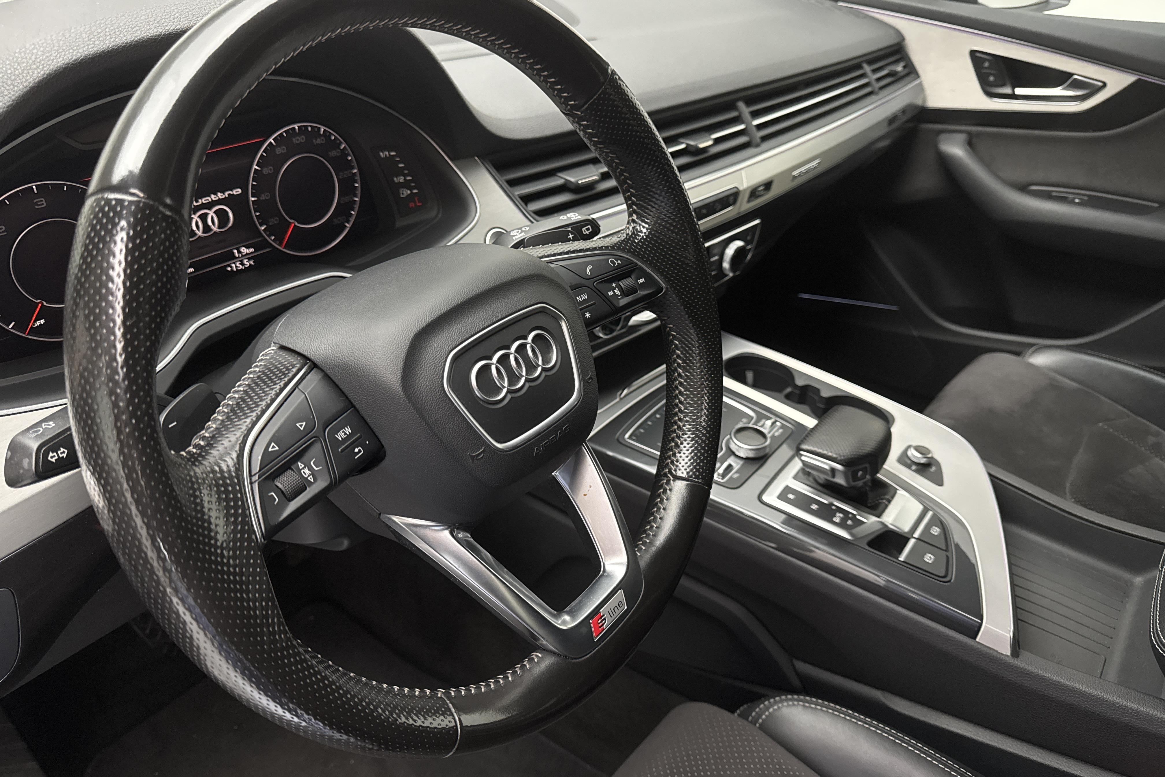 Audi Q7 3.0 TDI quattro (272hk) - 15 669 mil - Automat - grå - 2016