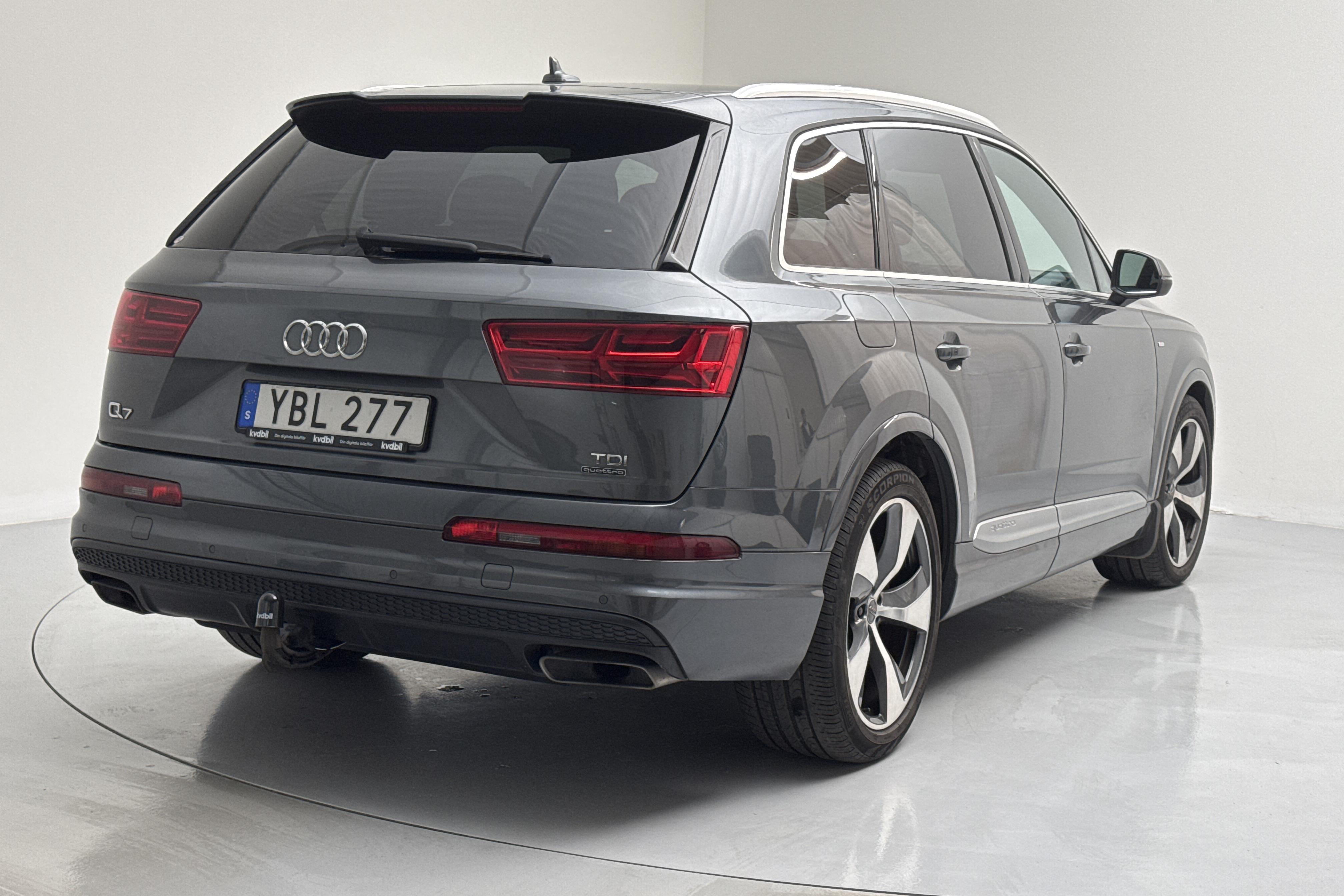 Audi Q7 3.0 TDI quattro (272hk) - 15 669 mil - Automat - grå - 2016