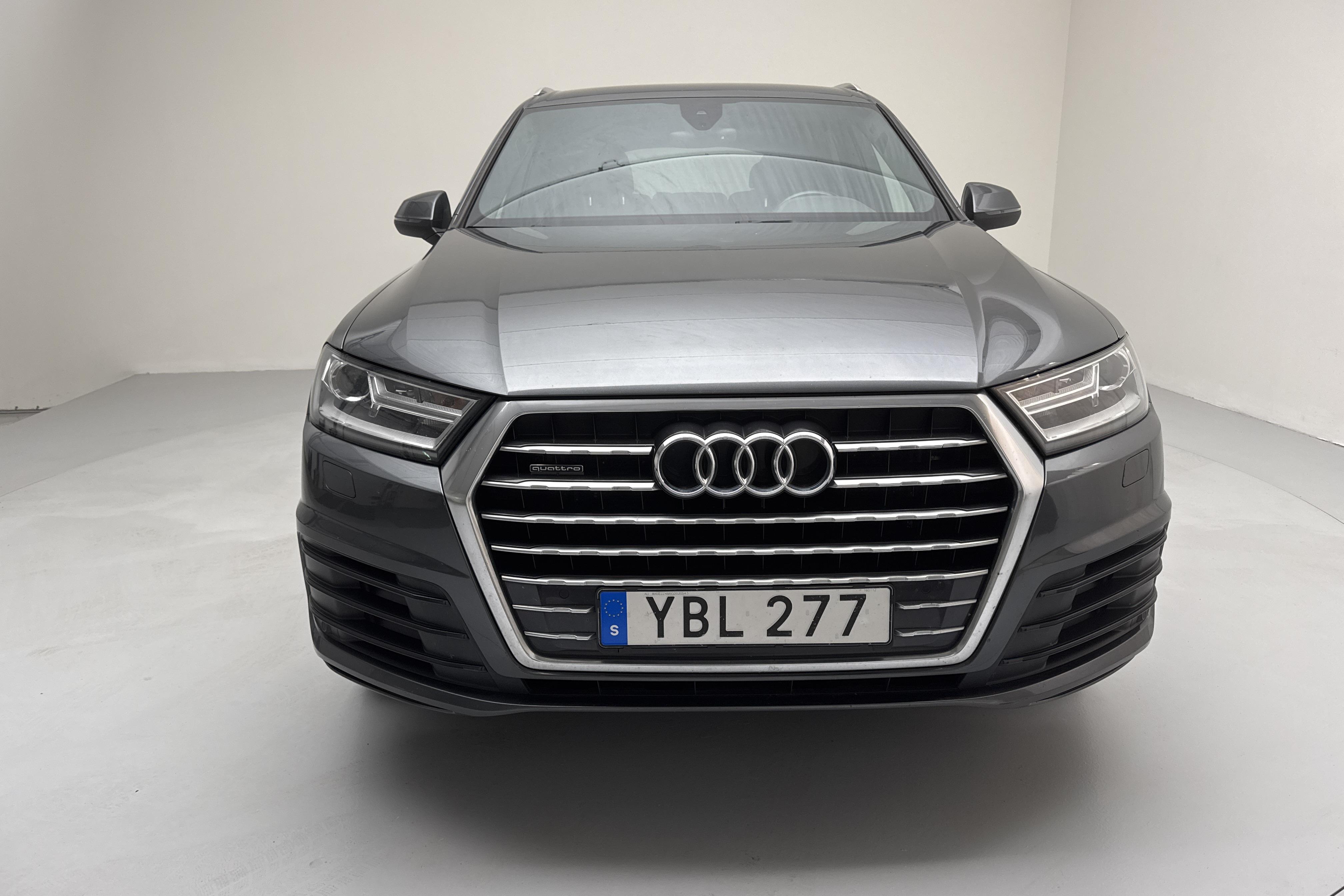 Audi Q7 3.0 TDI quattro (272hk) - 15 669 mil - Automat - grå - 2016