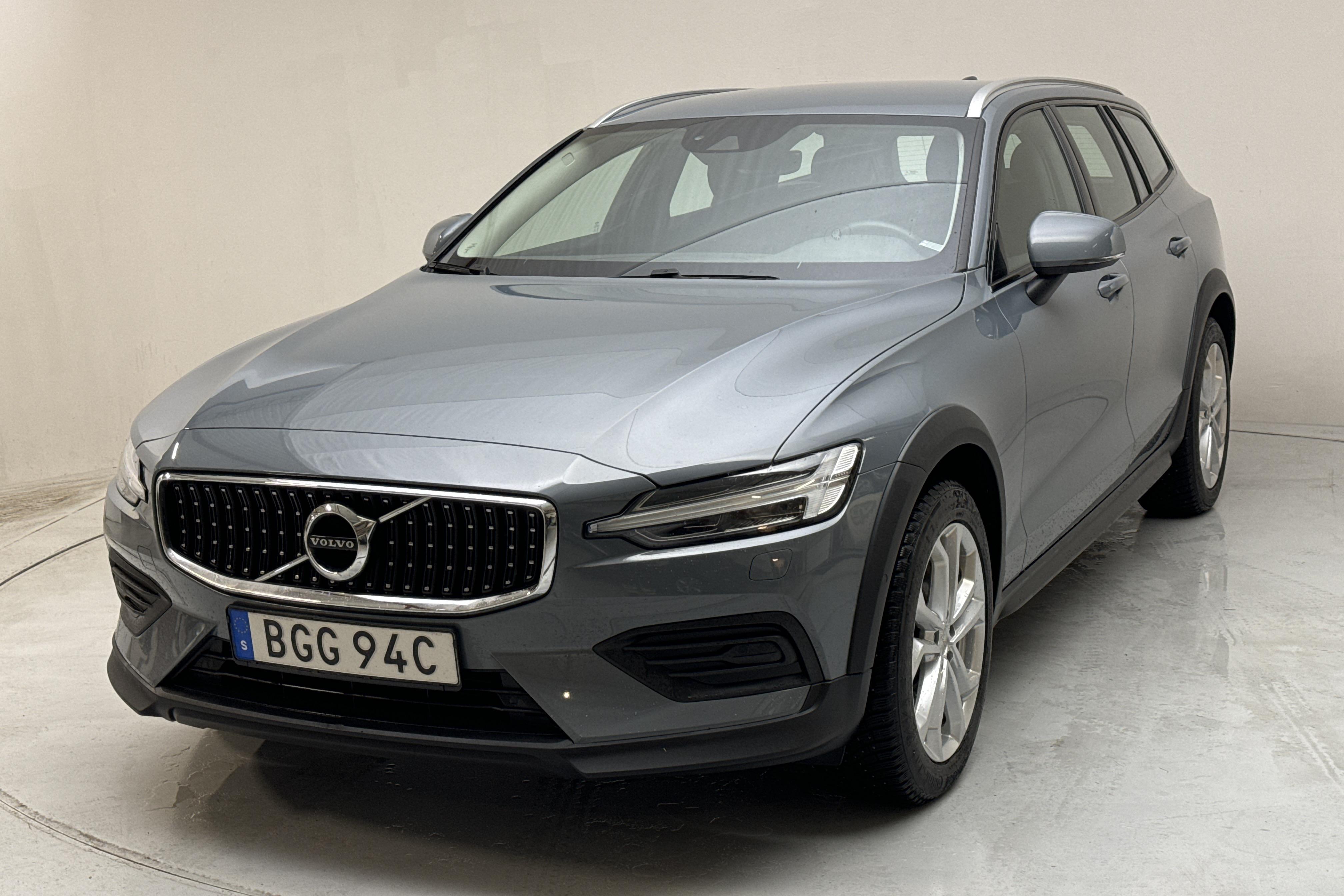 Volvo V60 B4 Cross Country AWD Mildhybrid, Diesel (197hk) - 93 050 km - Automaattinen - harmaa - 2022