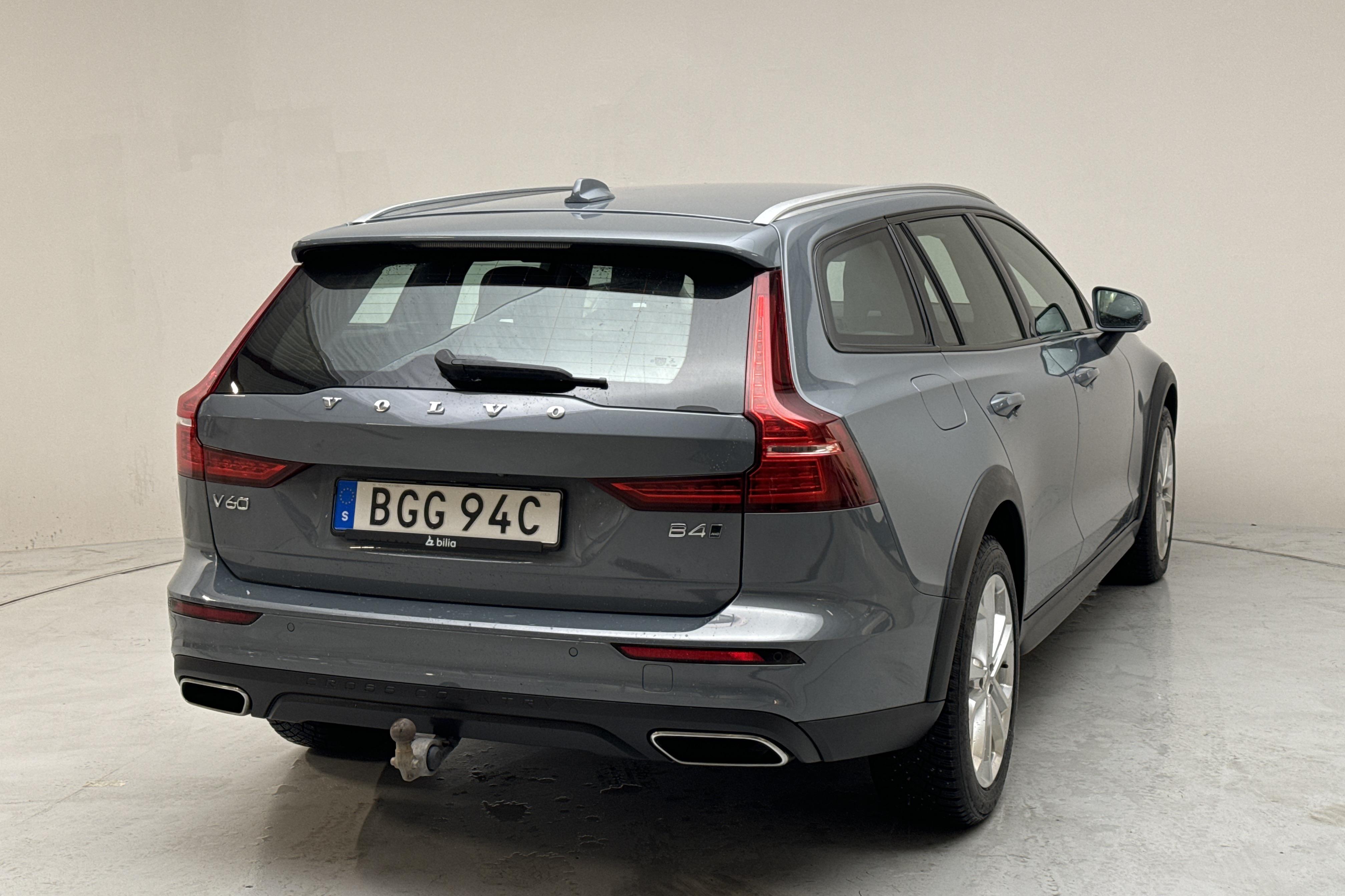 Volvo V60 B4 Cross Country AWD Mildhybrid, Diesel (197hk) - 93 050 km - Automaattinen - harmaa - 2022