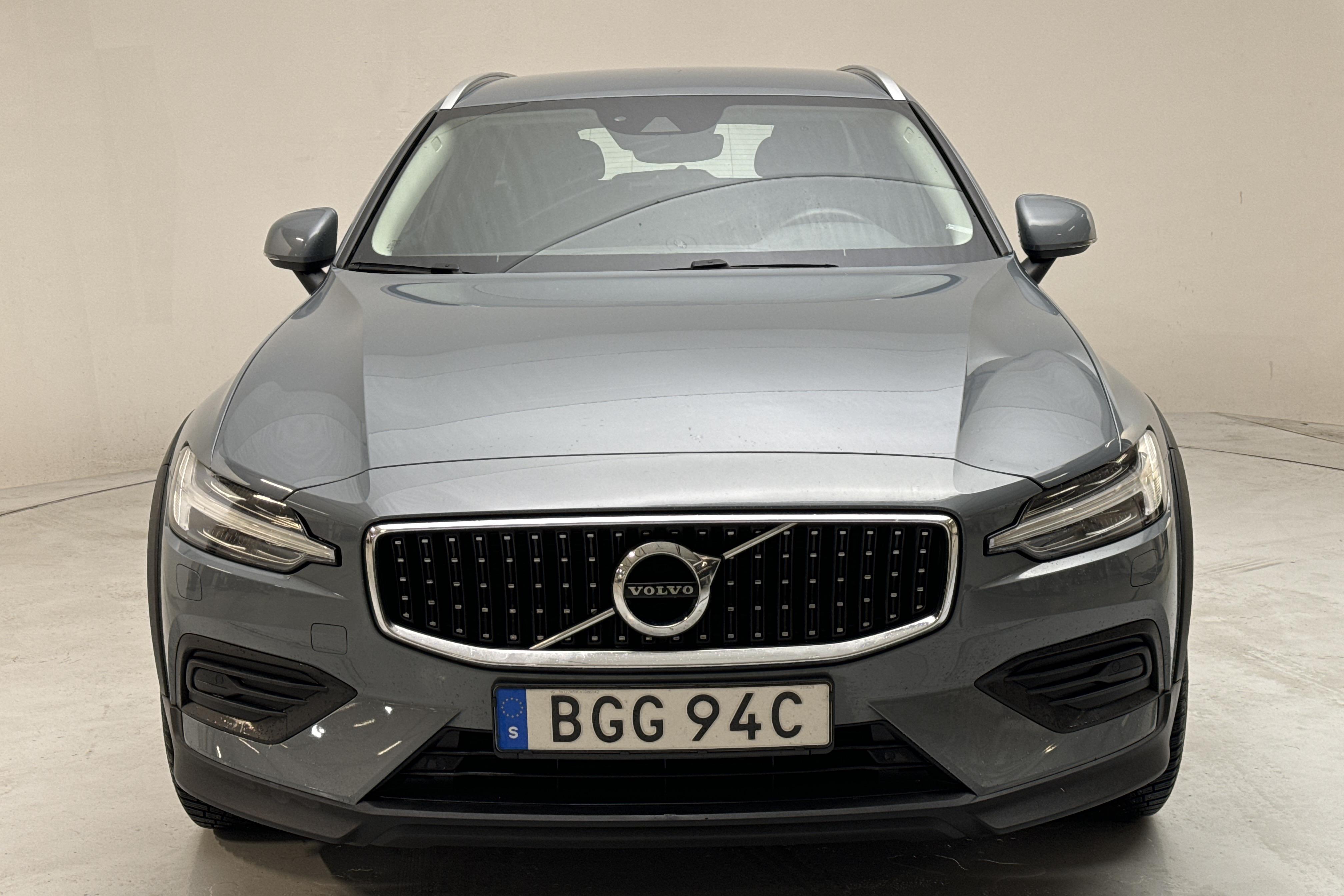 Volvo V60 B4 Cross Country AWD Mildhybrid, Diesel (197hk) - 93 050 km - Automaattinen - harmaa - 2022