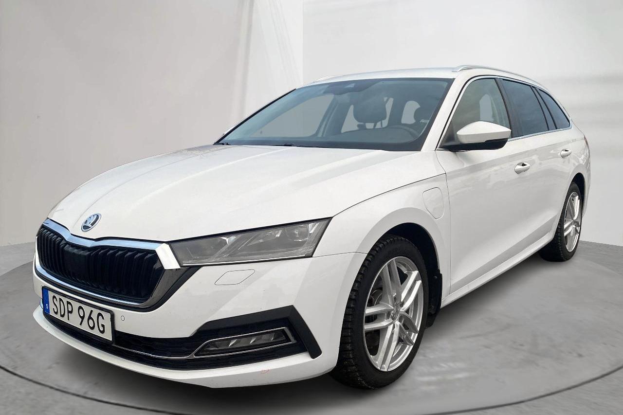 Skoda Octavia 1.4 iV PHEV Combi (204hk) - 97 380 km - Automatyczna - biały - 2021