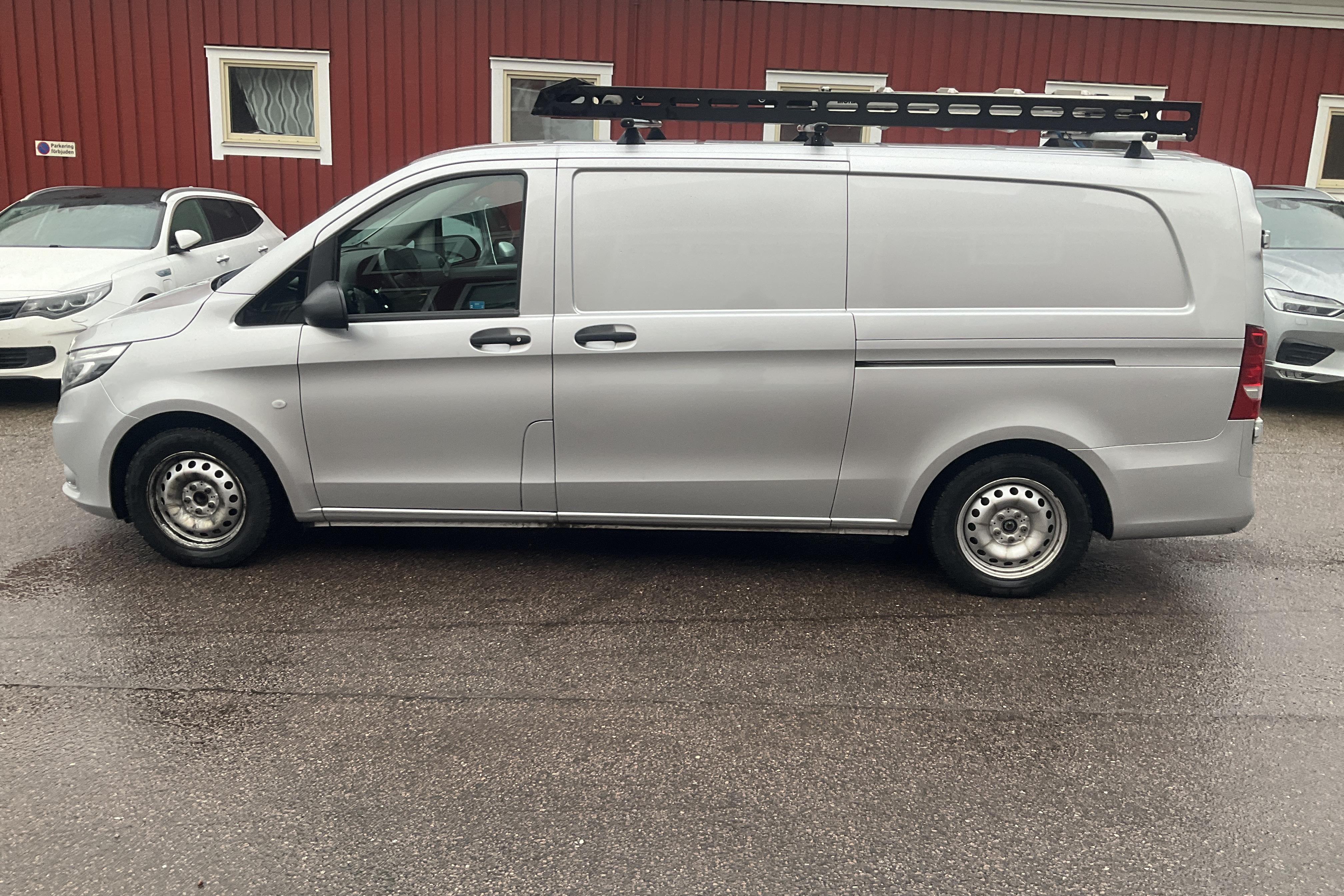 Mercedes Vito 116 CDI W640 (163hk) - 9 739 mil - Automat - silver - 2021