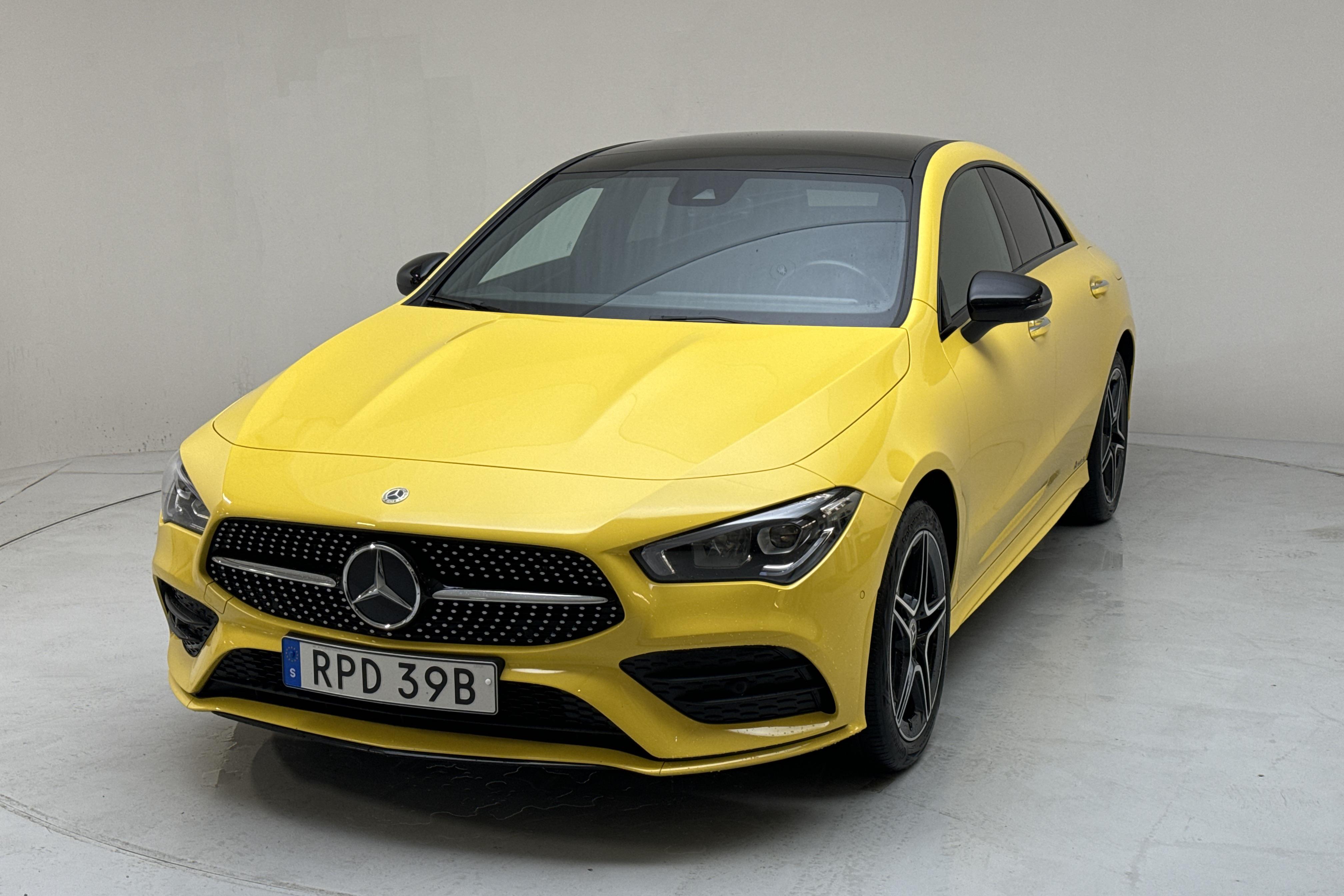 Mercedes CLA 250 e Coupé C118 (218hk) - 2 516 mil - Automat - gul - 2023