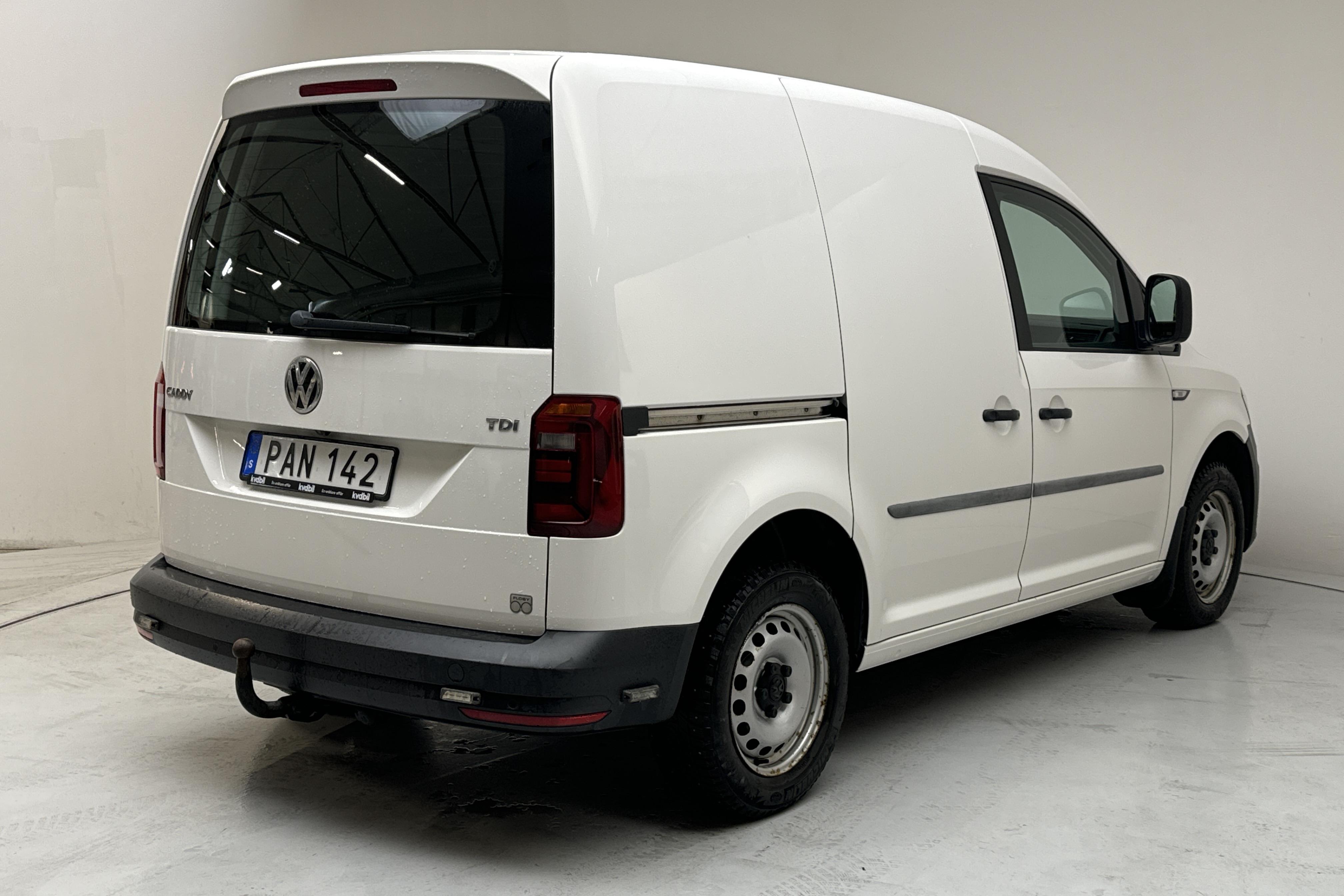 VW Caddy 2.0 TDI Skåp (102hk) - 9 369 mil - Automat - vit - 2017