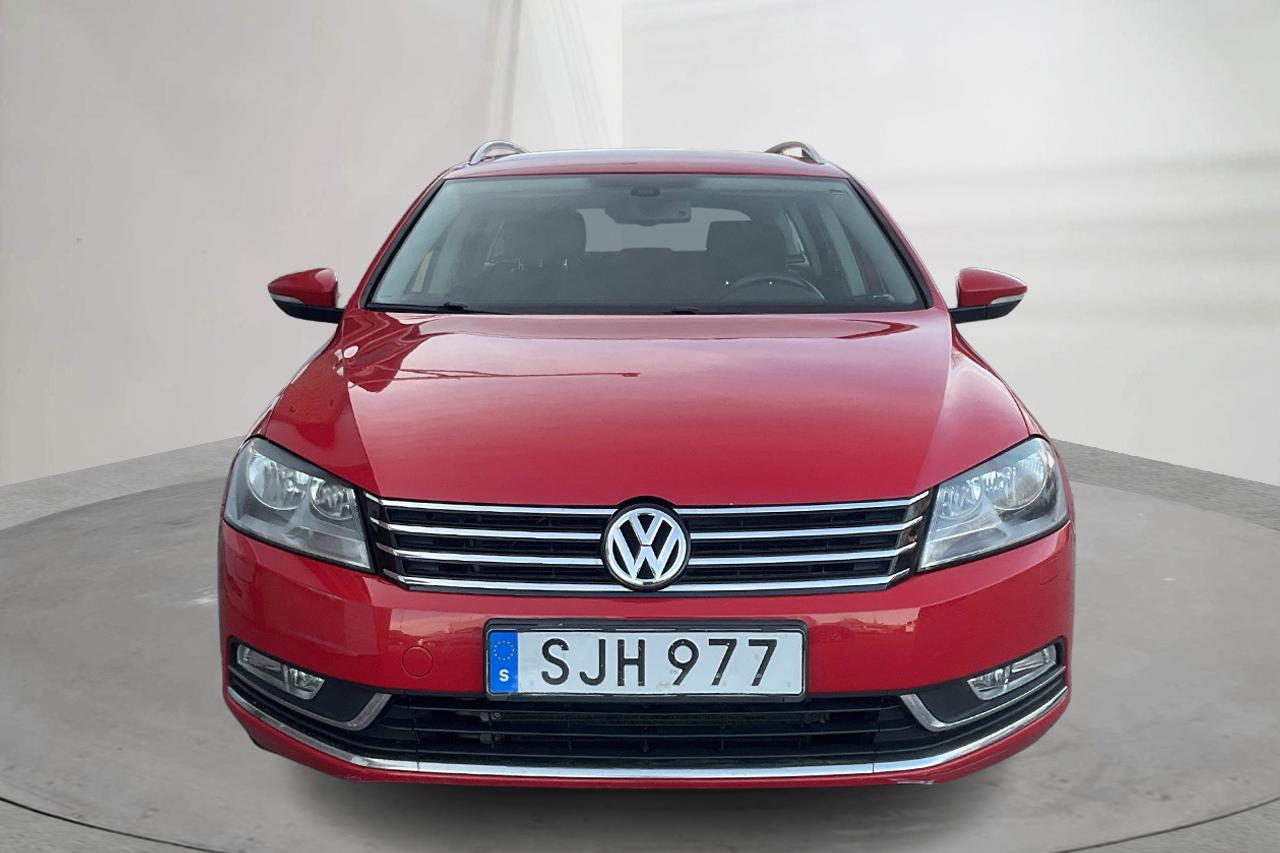 VW Passat 1.4 TSI EcoFuel Variant (150hk) - 14 561 mil - Automat - röd - 2014